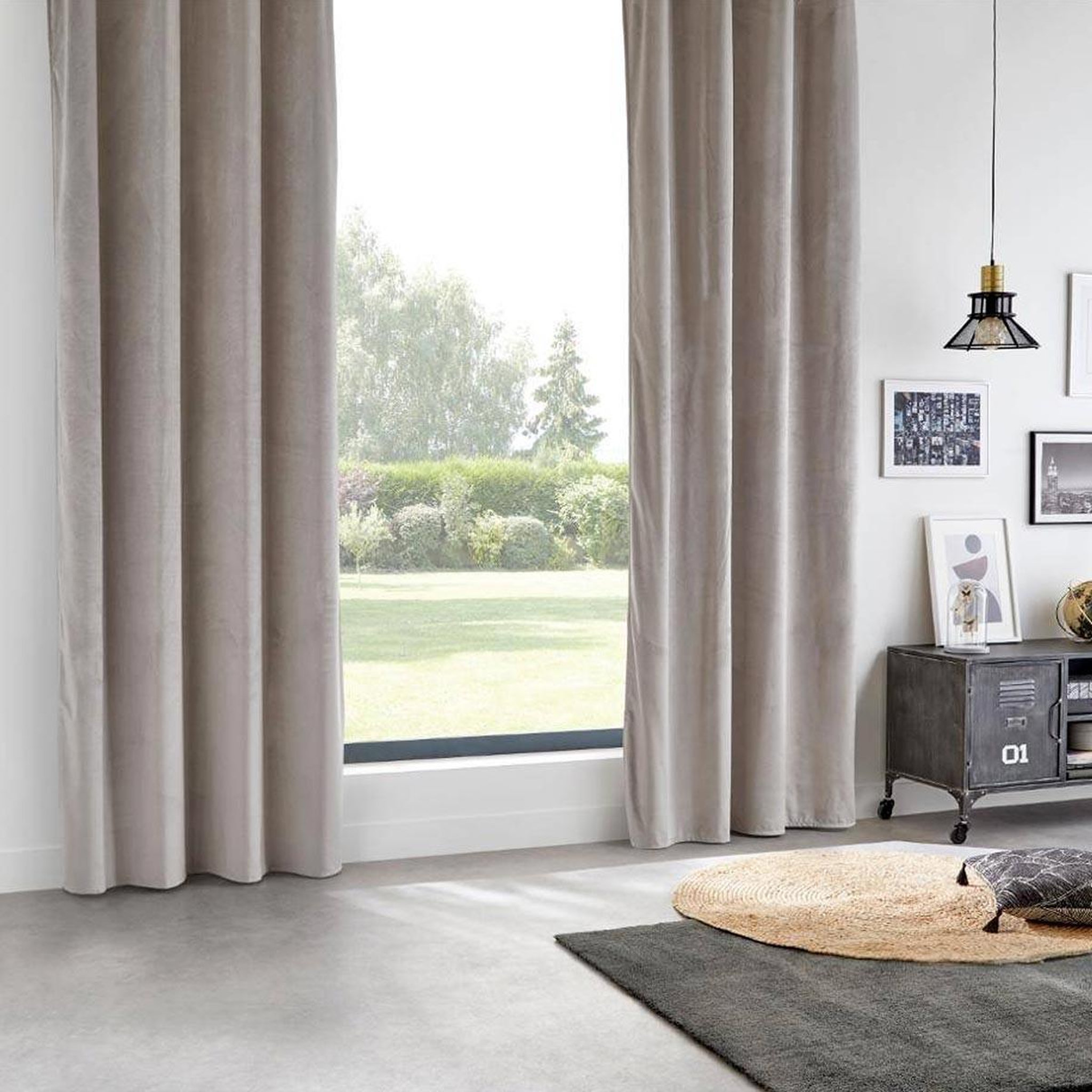 Voir la diapositive 1 : ATMOSPHERA Rideau occultant velours  dolce  140x260cm gris