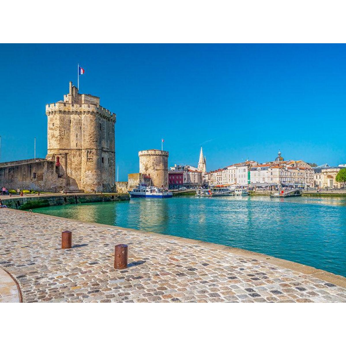 Smartbox 3 jours en hôtel avec promenade en voilier de 2h au coucher du soleil à La Rochelle - Coffret Cadeau Séjour