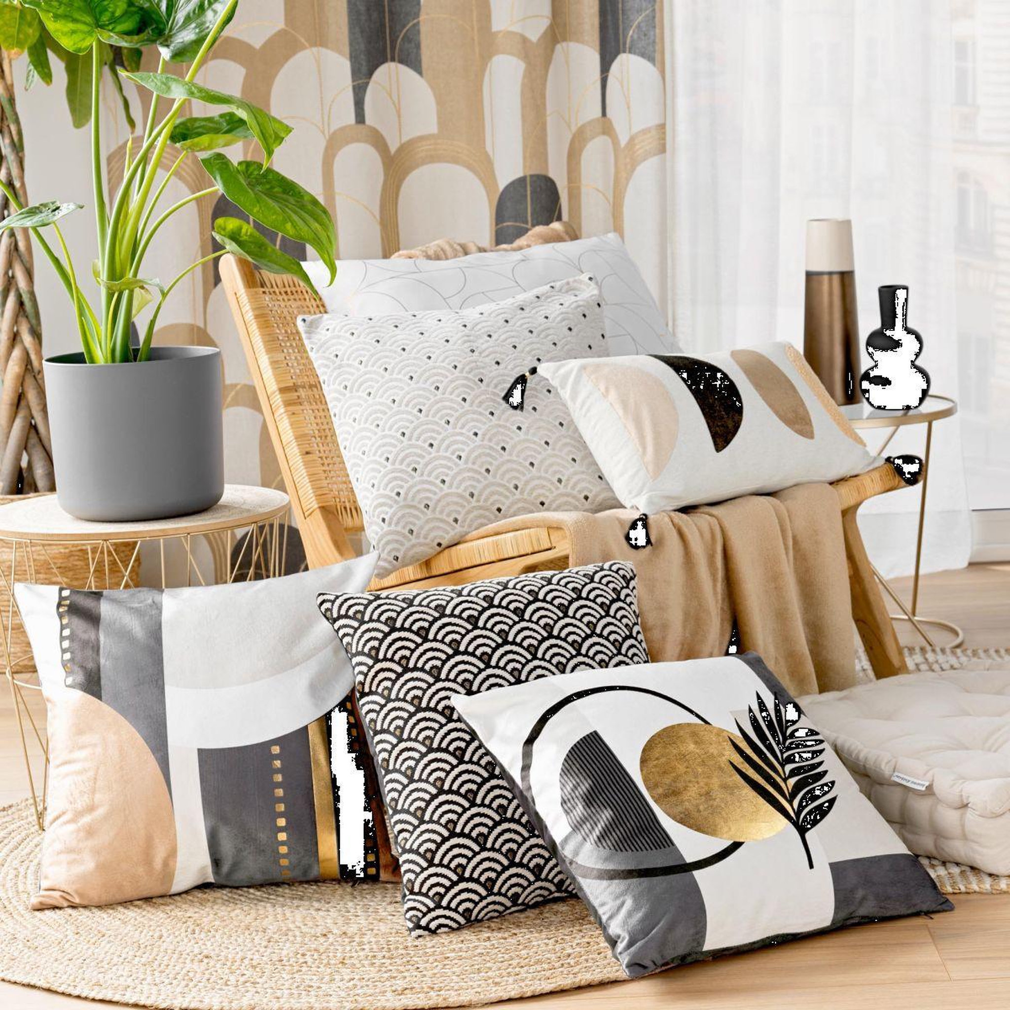 Voir la diapositive 4 : Douceur d'Intérieur Coussin déco pompons  lumis  30x50cm multicolore