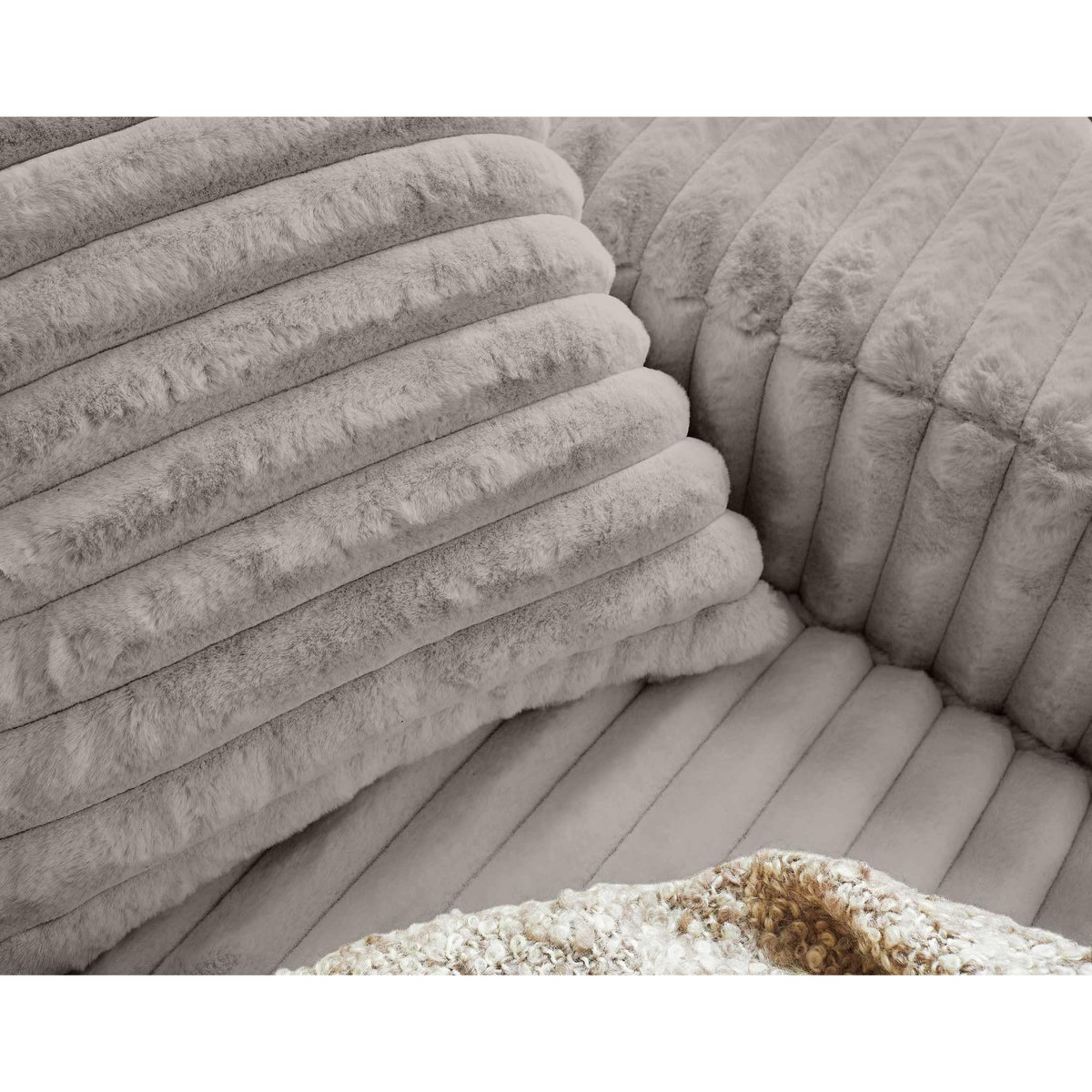 LISA DESIGN Laponie - canapé d'angle droit - 4 places - en fausse fourrure côtelée