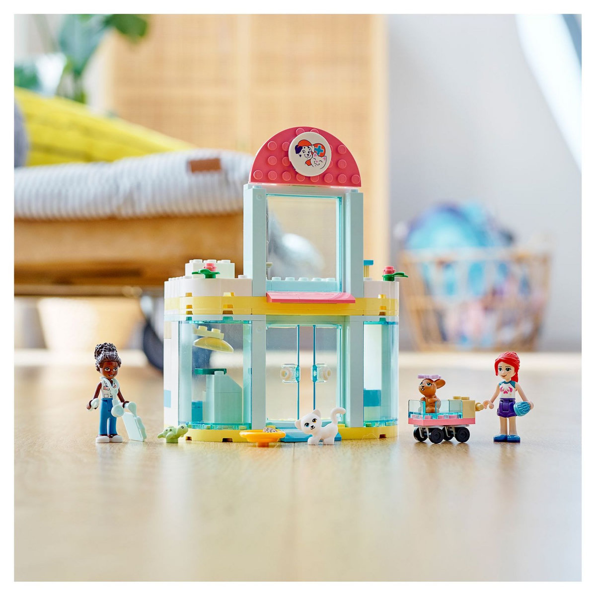 LEGO Friends 41695 La Clinique Vétérinaire, Jouet pour Enfants +4 ans, Figurines Animaux