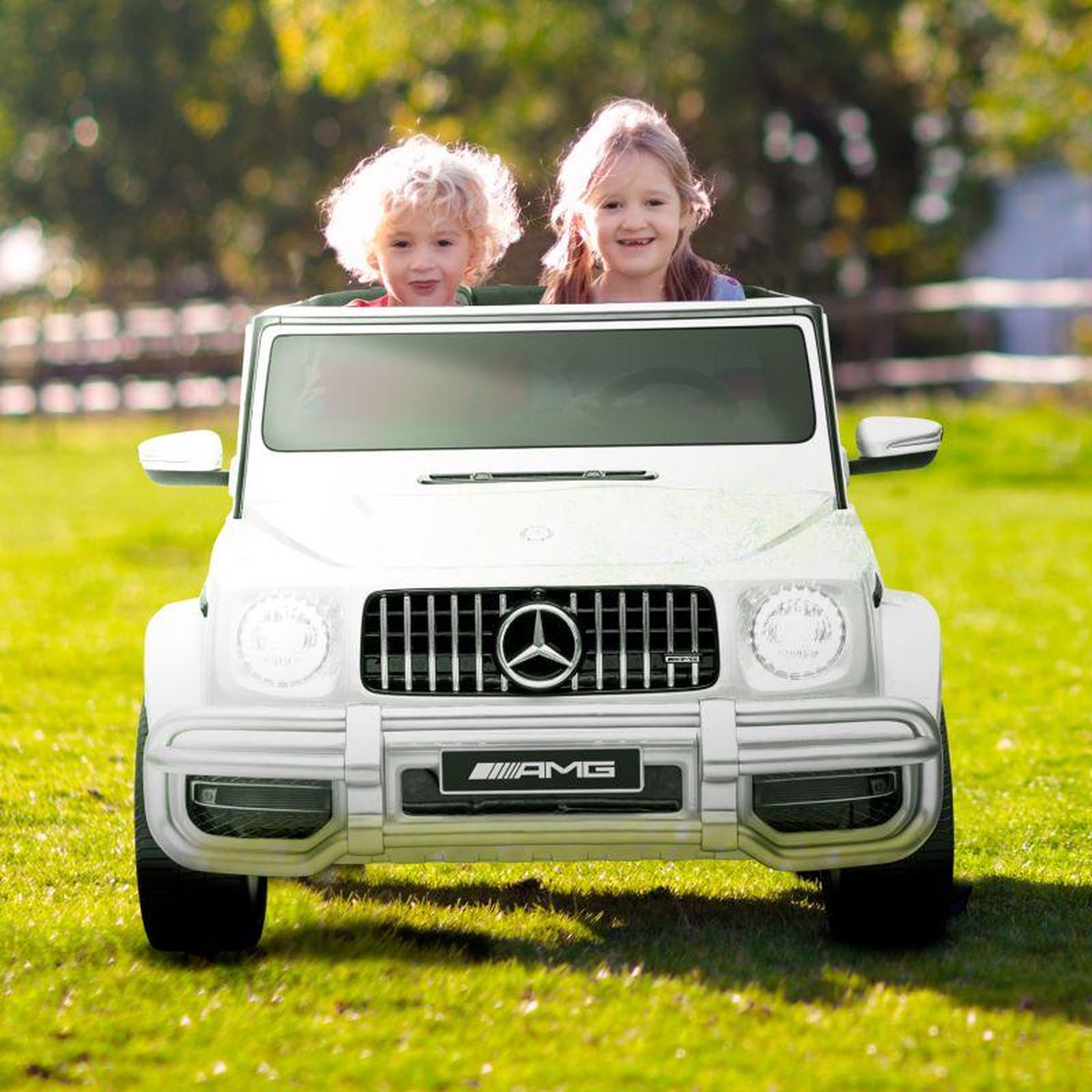 Voir la diapositive 2 : Mercedes Benz Voiture Electrique 4x4 Mercedes AMG - 2 places - 2x 45W, Marche AV/AR, Phares et Système audio