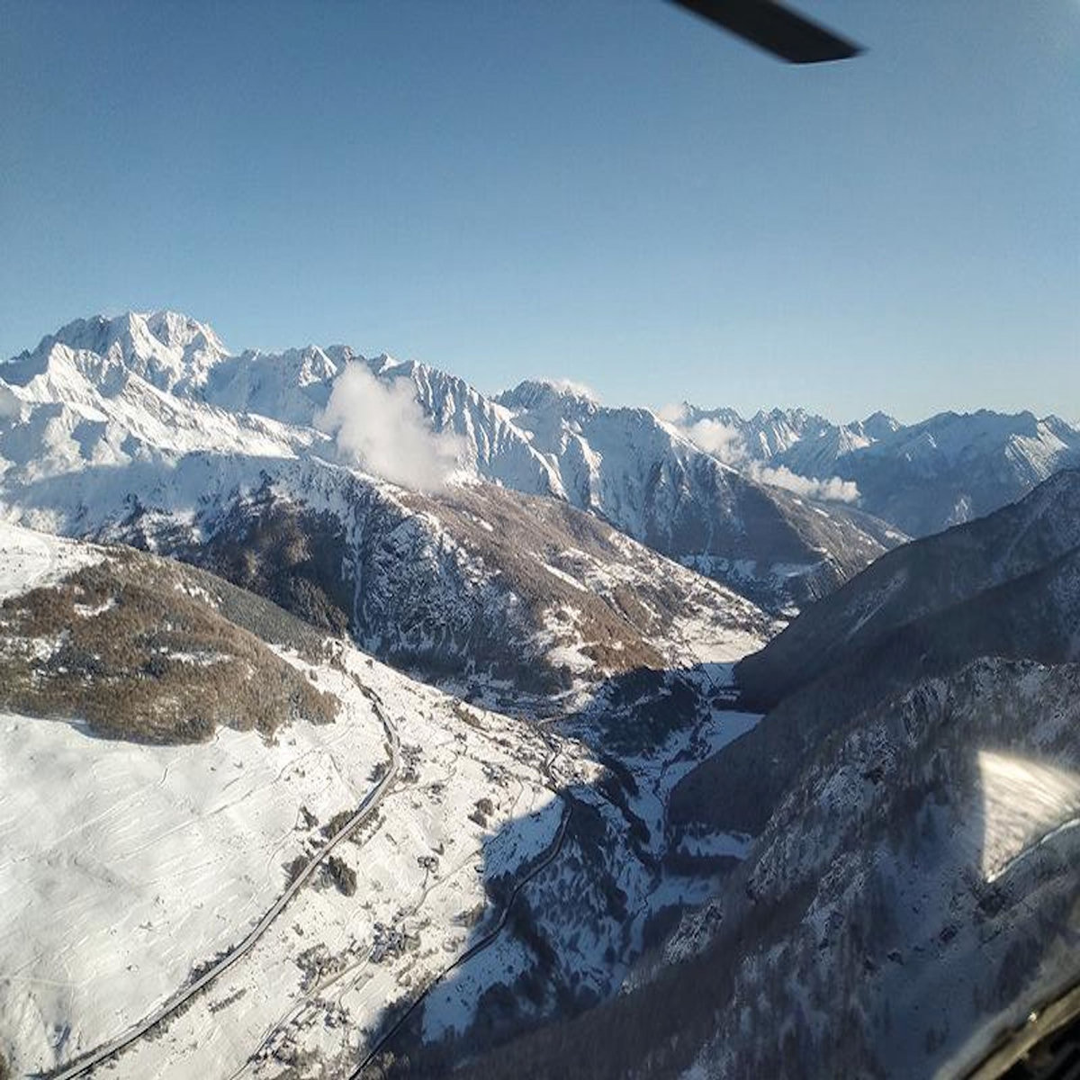 Smartbox Vol en hélicoptère de 15 min pour 2 personnes au-dessus du Mont-Blanc - Coffret Cadeau Sport & Aventure