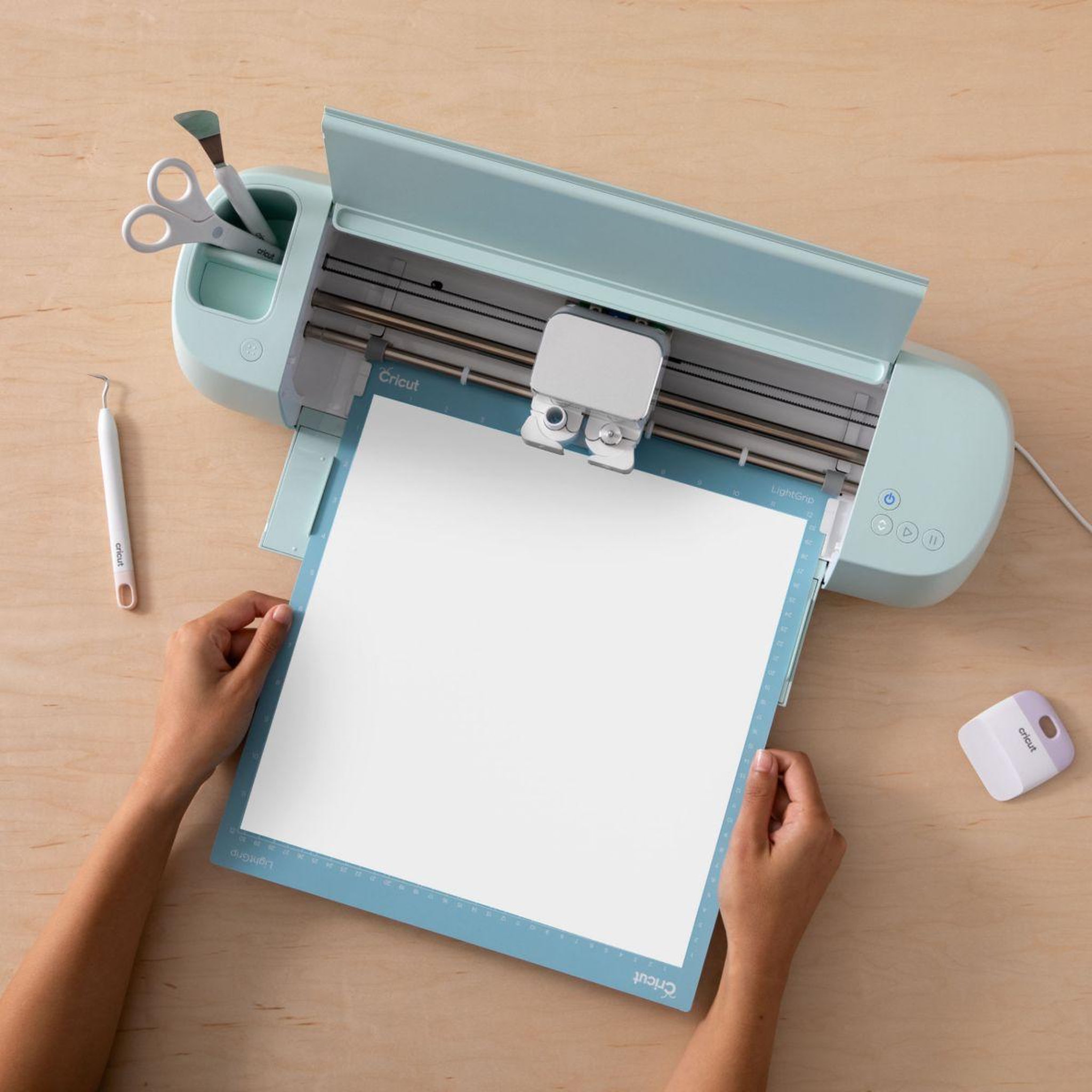 Voir la diapositive 3 : CRICUT Accessoire thermocollant couleur activee par les uv