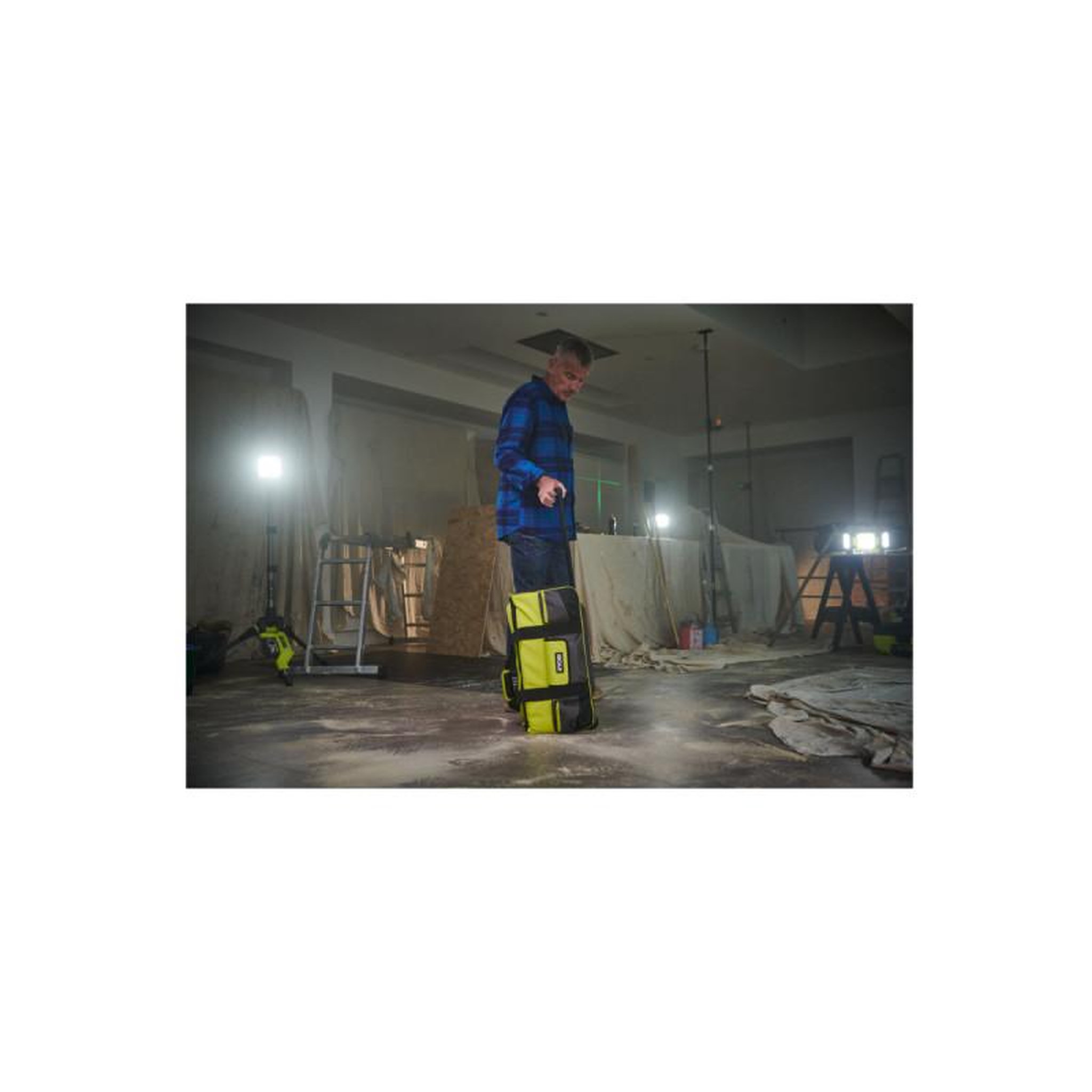 Voir la diapositive 4 : Ryobi Sac de rangement renforcé à roulettes ryobi - 49 l - rssltb2