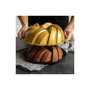 Voir la diapositive 2 : NORDIC WARE Moule à gâteau fantaisie a gateau Bundt Torsade Gold