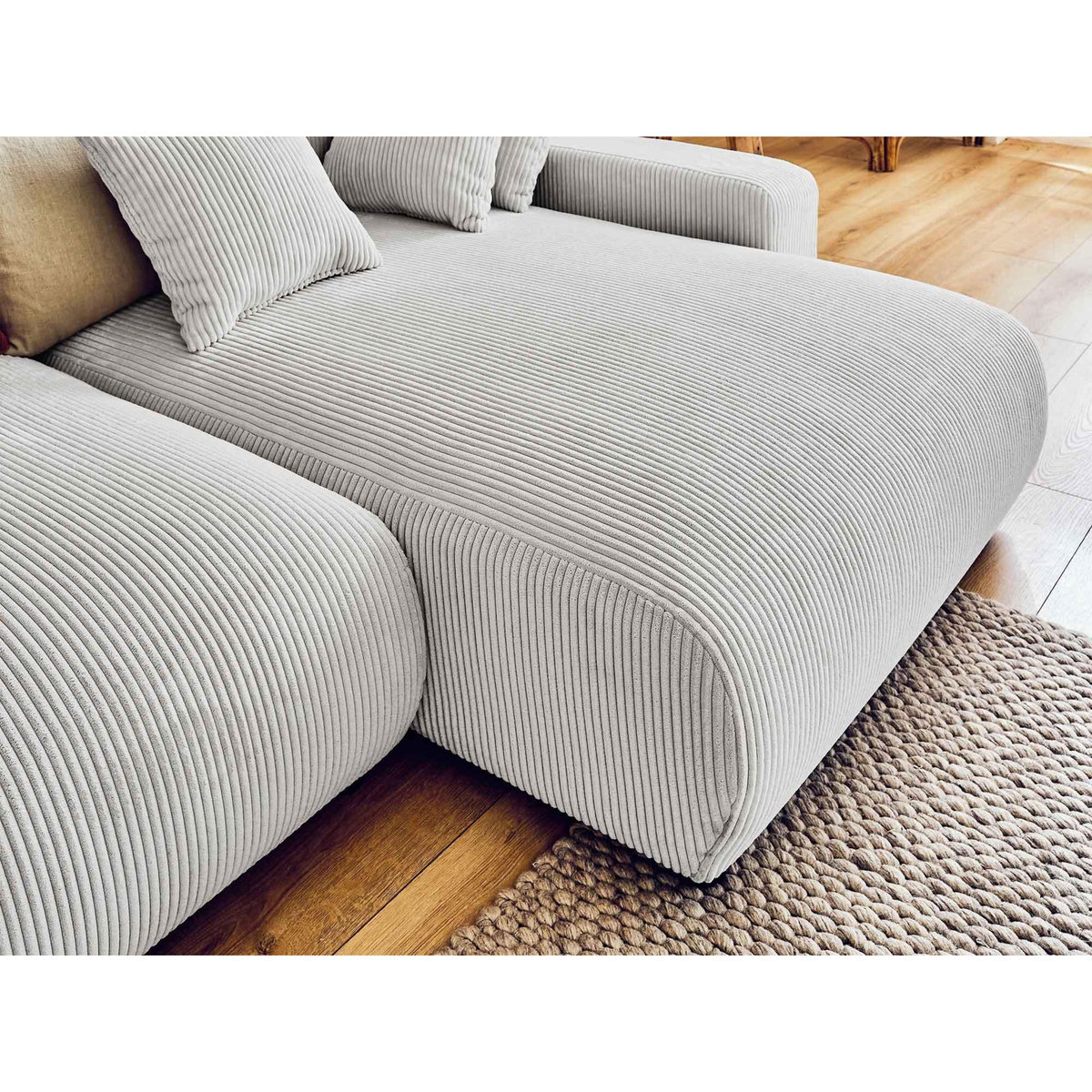 LISA DESIGN Pivoine - canapé d'angle réversible - 4 places - convertible avec coffre - en velours côtelé