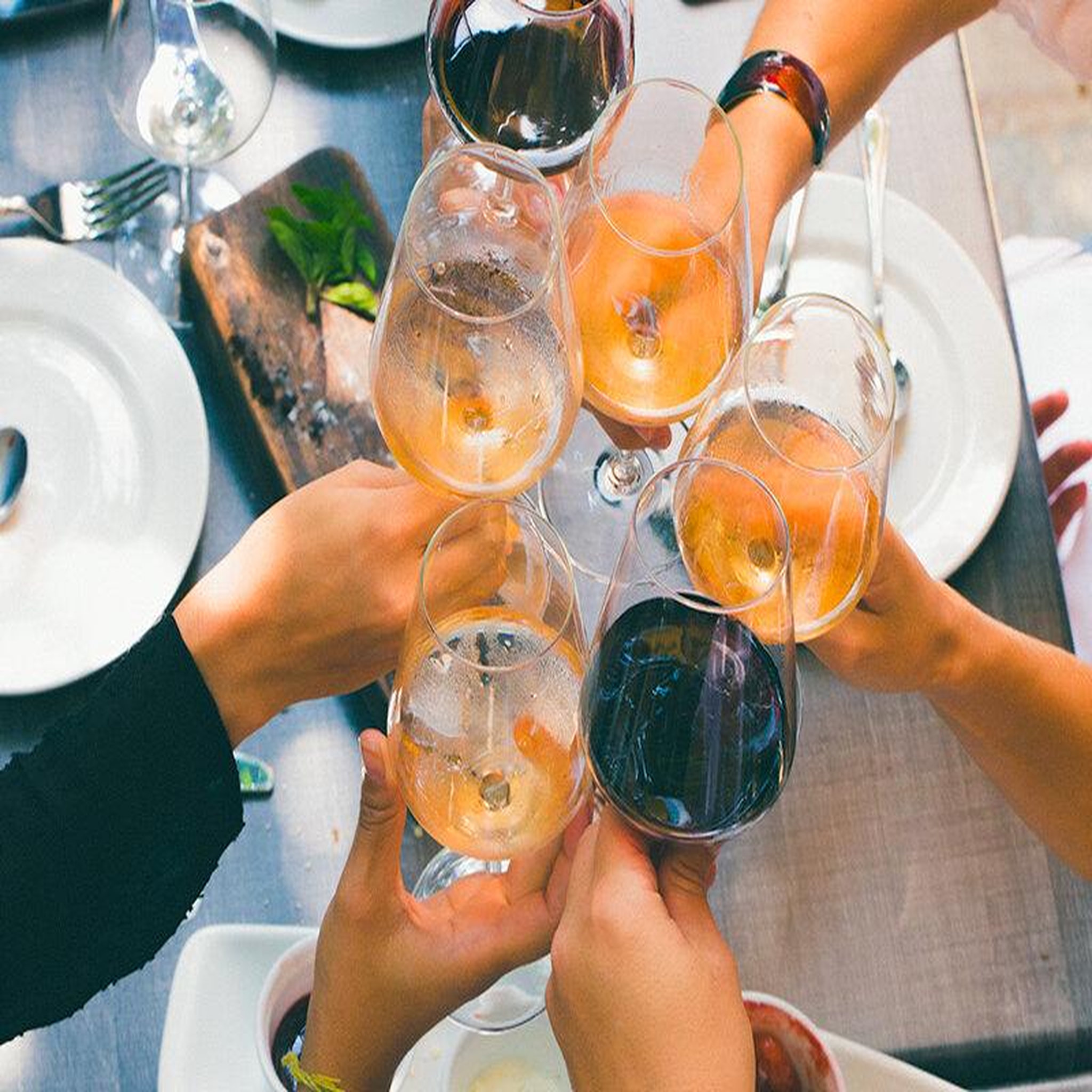 Voir la diapositive 3 : Smartbox Découverte d'un vignoble de provence et de sa cave avec dégustation pour 6 personnes - coffret cadeau gastronomie