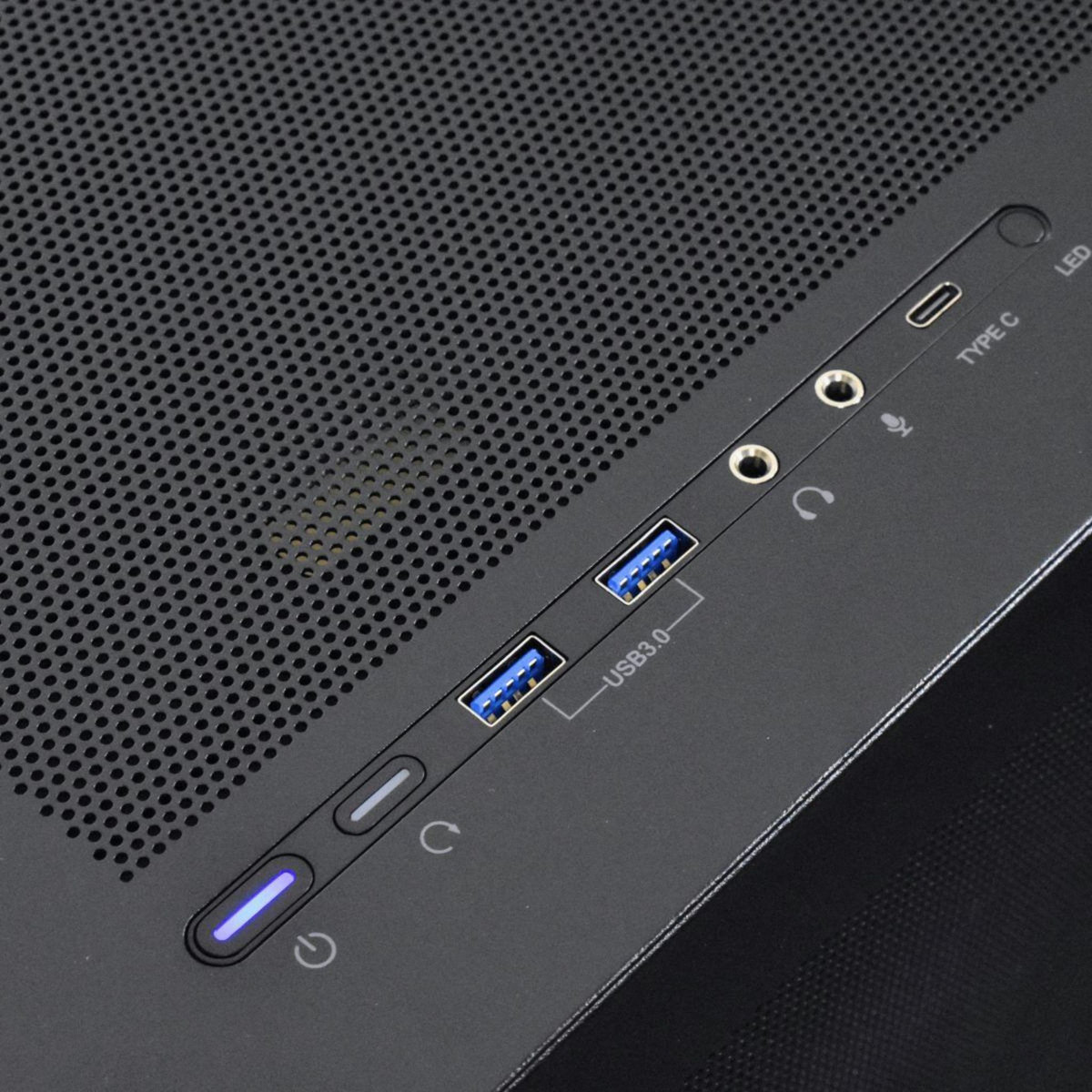 MRED PC Gamer GeForce RTX 5090 R7 32Go 2To