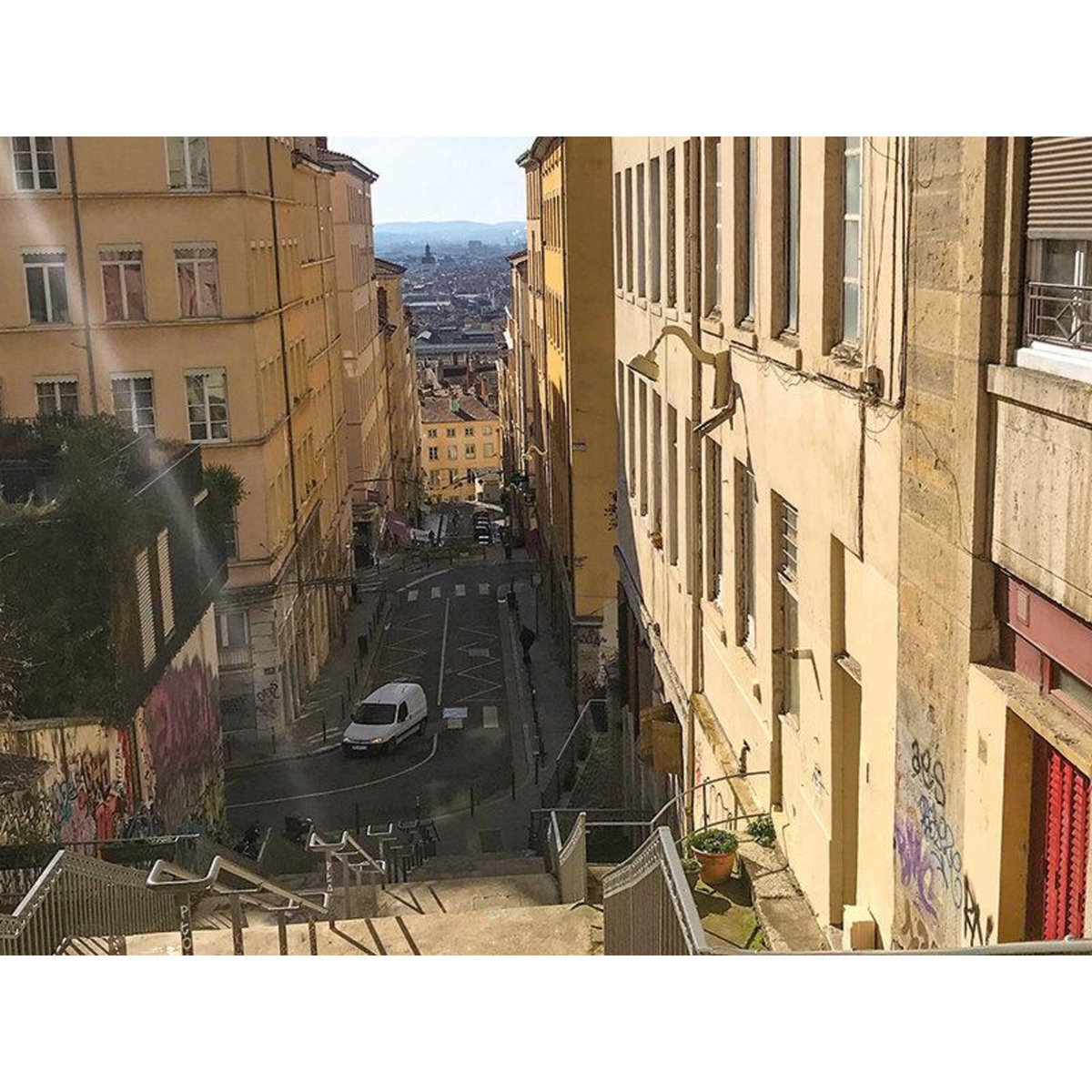 Smartbox Visite en duo au cœur de la Croix-Rousse à Lyon avec guide-conférencier privé - Coffret Cadeau Sport & Aventure