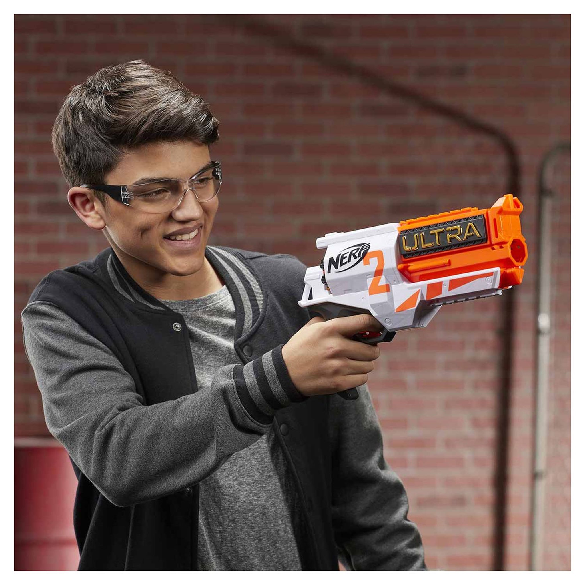 Voir la diapositive 4 : HASBRO Nerf Ultra Two avec 6 fléchettes
