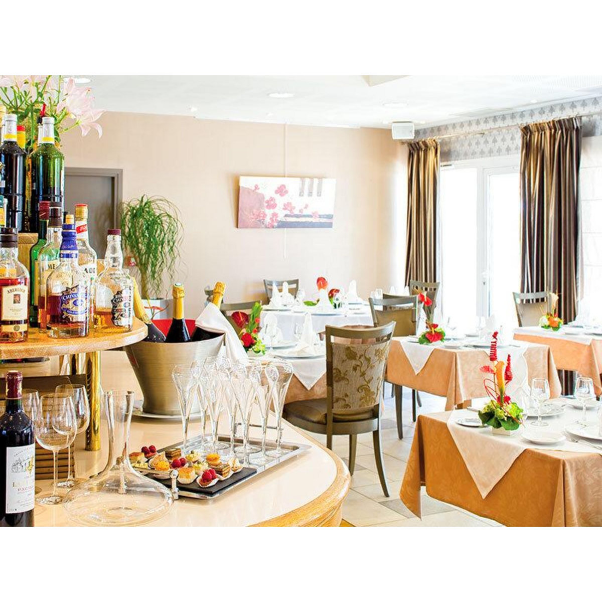 Smartbox Lune de miel : 2 jours romantiques avec dîner et parenthèse bien-être - Coffret Cadeau Séjour