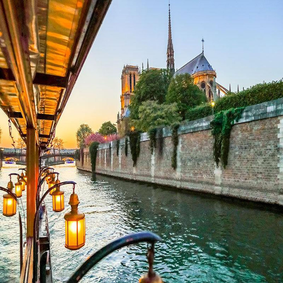 Smartbox Croisière de 2h sur la Seine avec cocktail et déjeuner gastronomique - Coffret Cadeau Gastronomie