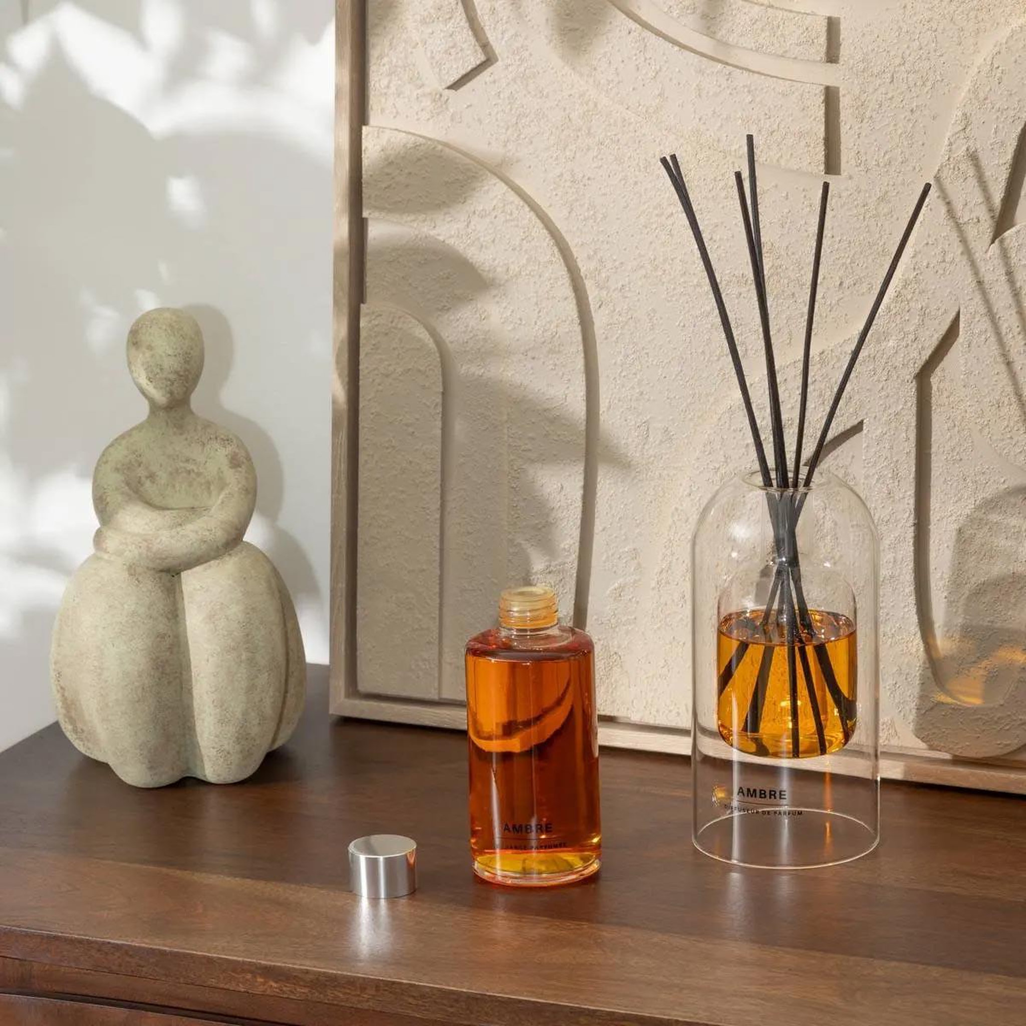 Voir la diapositive 2 : COMPTOIR DE LA BOUGIE Recharge diffuseur de parfum  ilan  200ml ambre