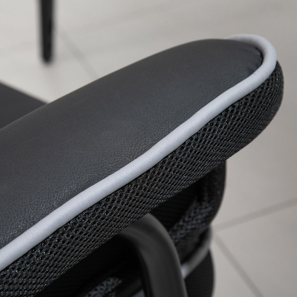 VINSETTO Fauteuil de bureau gamer ergonomique grand confort - 76L x 80l x 118-124H cm - noir