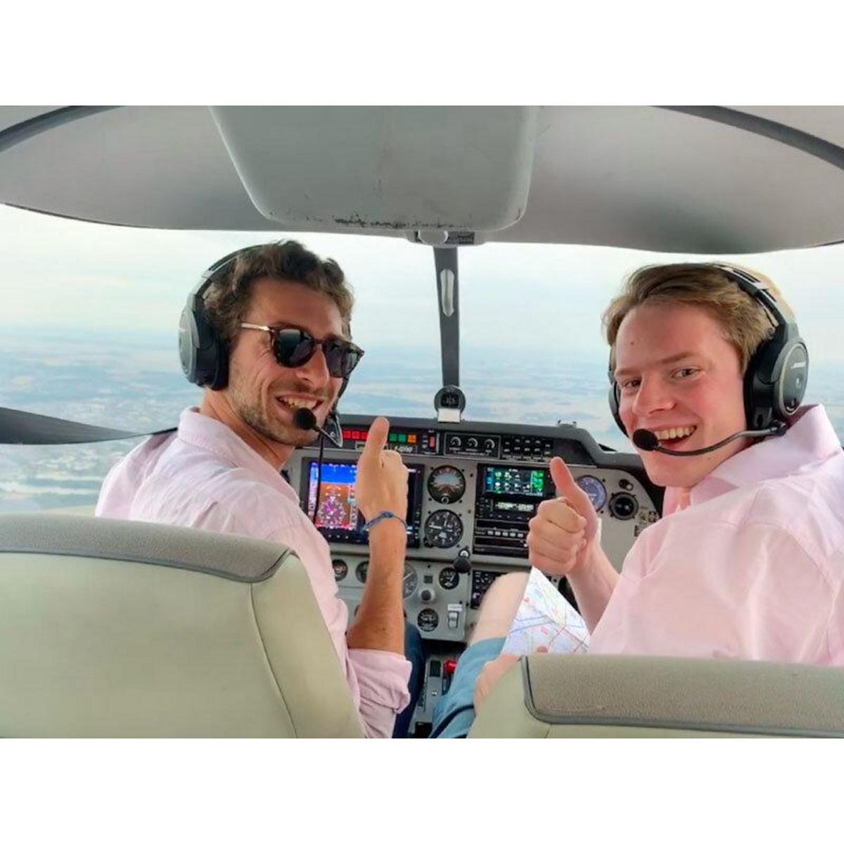 Smartbox 1h de survol des châteaux de la région parisienne en famille - Coffret Cadeau Sport & Aventure