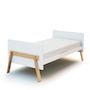 Voir la diapositive 3 : AT4 Lit bébé évolutif en bois CANAILLE Blanc et Hêtre Verni 70 x 140 cm