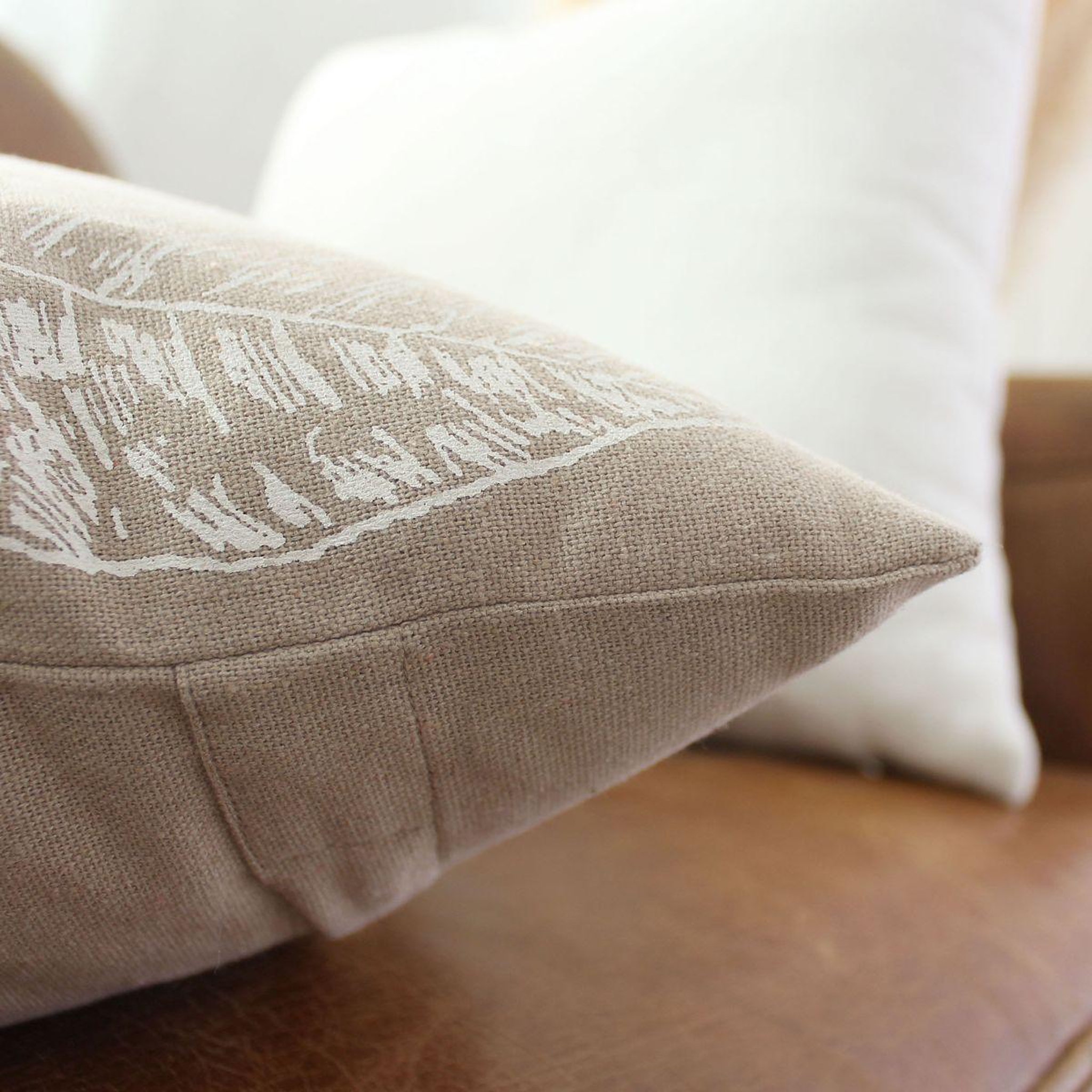 Voir la diapositive 2 : ENJOY HOME Coussin déco à motifs  natura  40x40cm naturel & écru