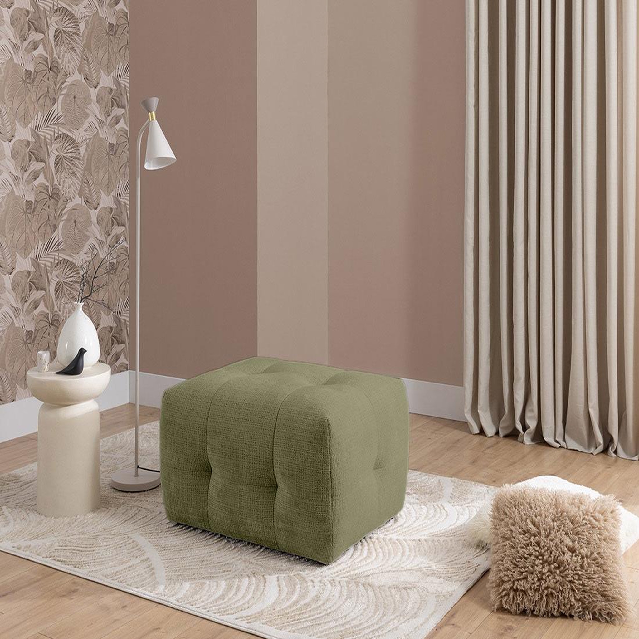 Voir la diapositive 5 : BEST MOBILIER Diane - pouf en velours texturé