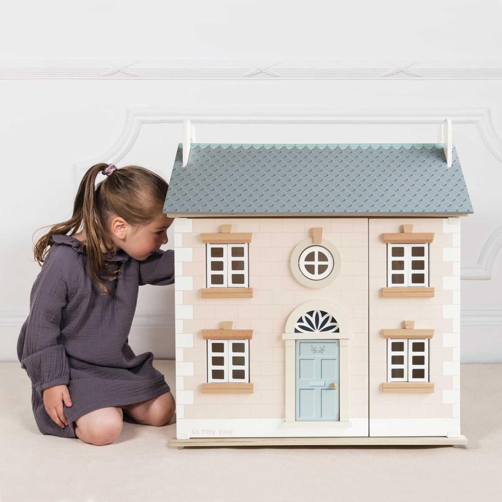 Voir la diapositive 4 : Le Toy Van Maison de poupée bay tree