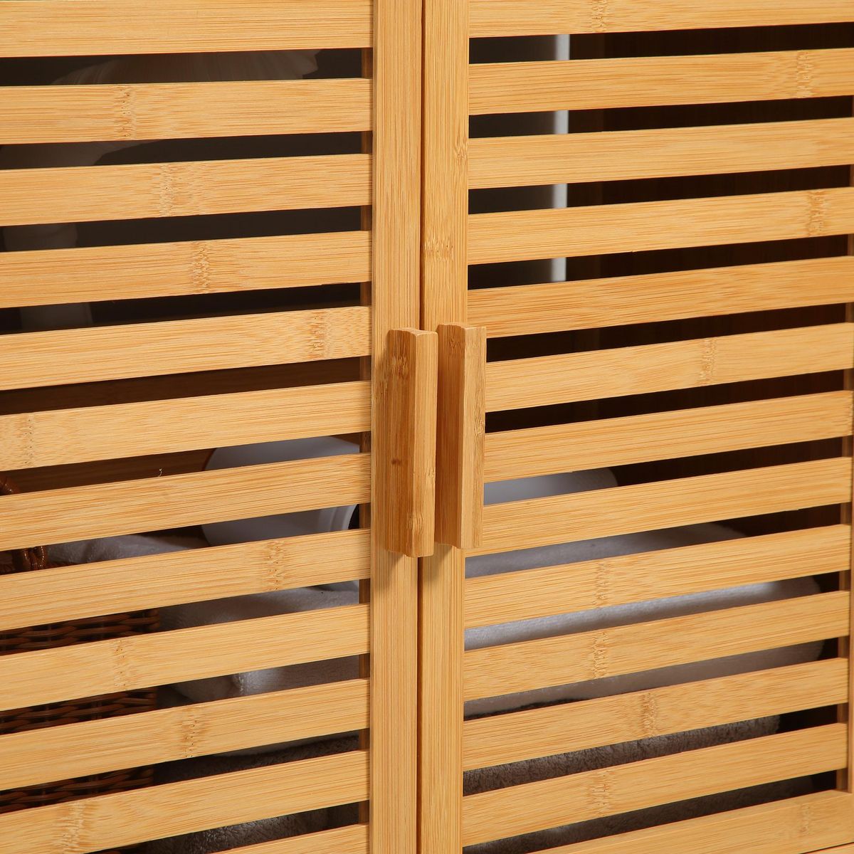 KLEANKIN Meuble sous-vasque 2 portes à lattes - dim. 66L x 29l x 61,5H cm - bois de bambou verni