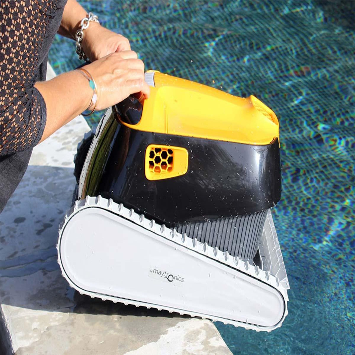 Dolphin Robot electrique de piscine fond, parois et ligne d'eau programmable - e30