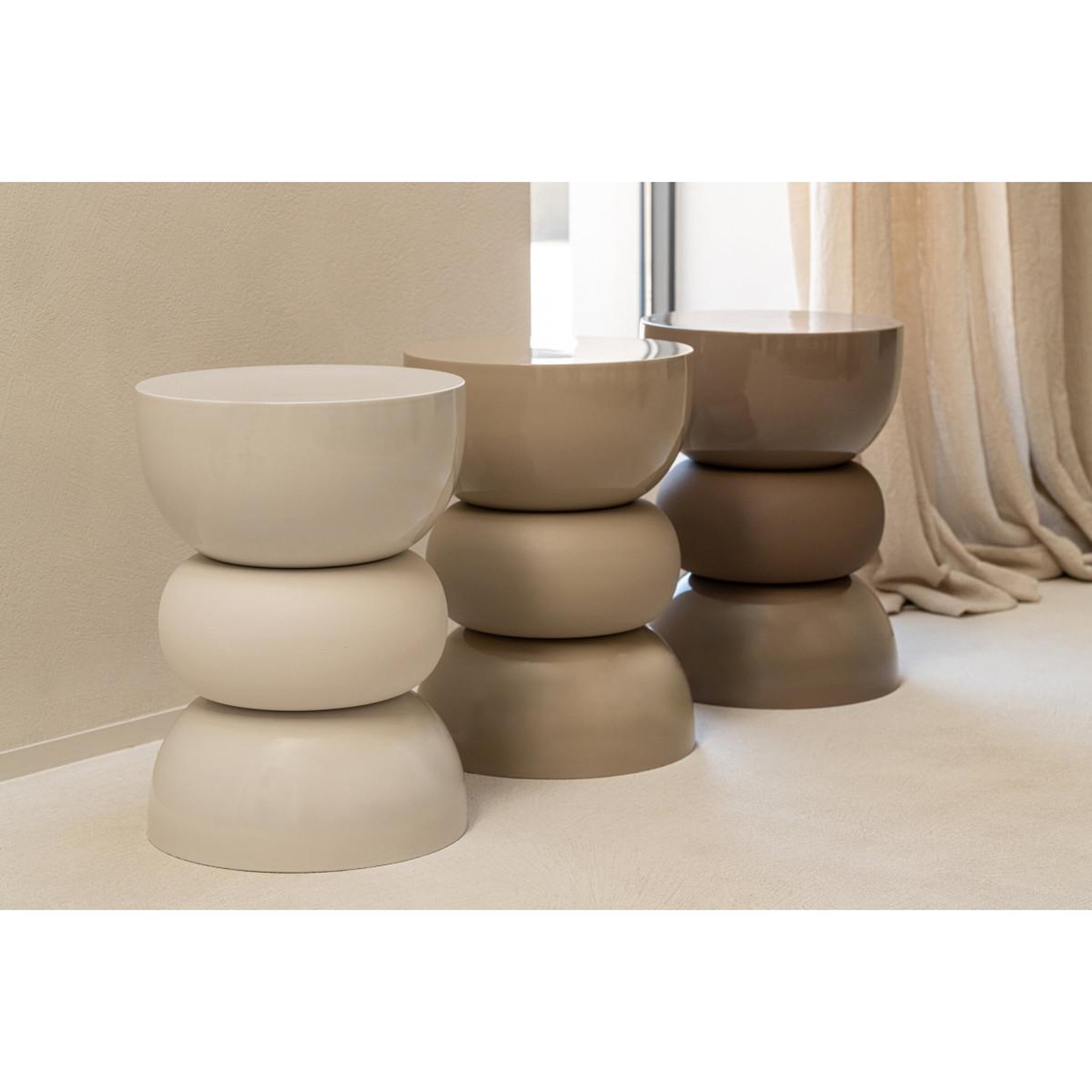 Voir la diapositive 2 : J-LINE Table d'appoint design  bubble  43cm beige