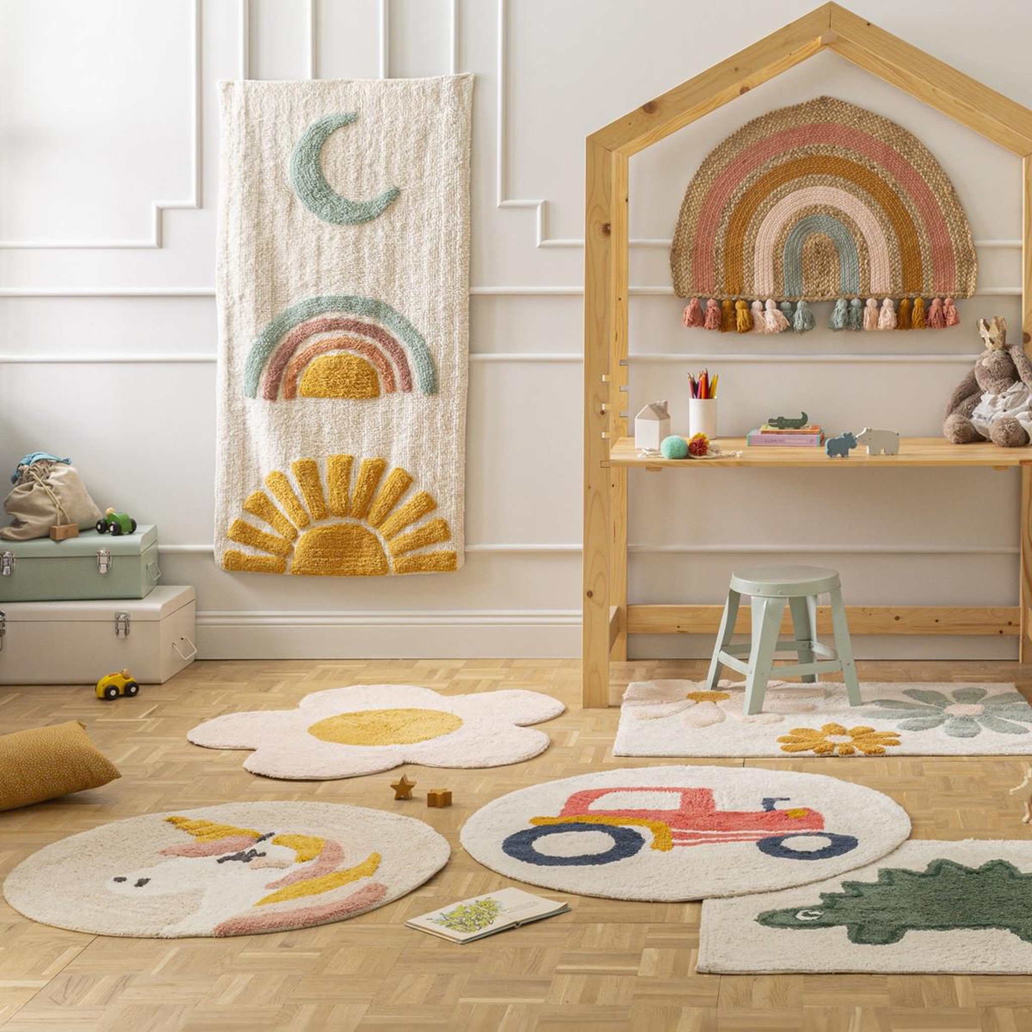Voir la diapositive 4 : FUTURE HOME Tapis enfant tracteur rond en coton tufté 80x80cm