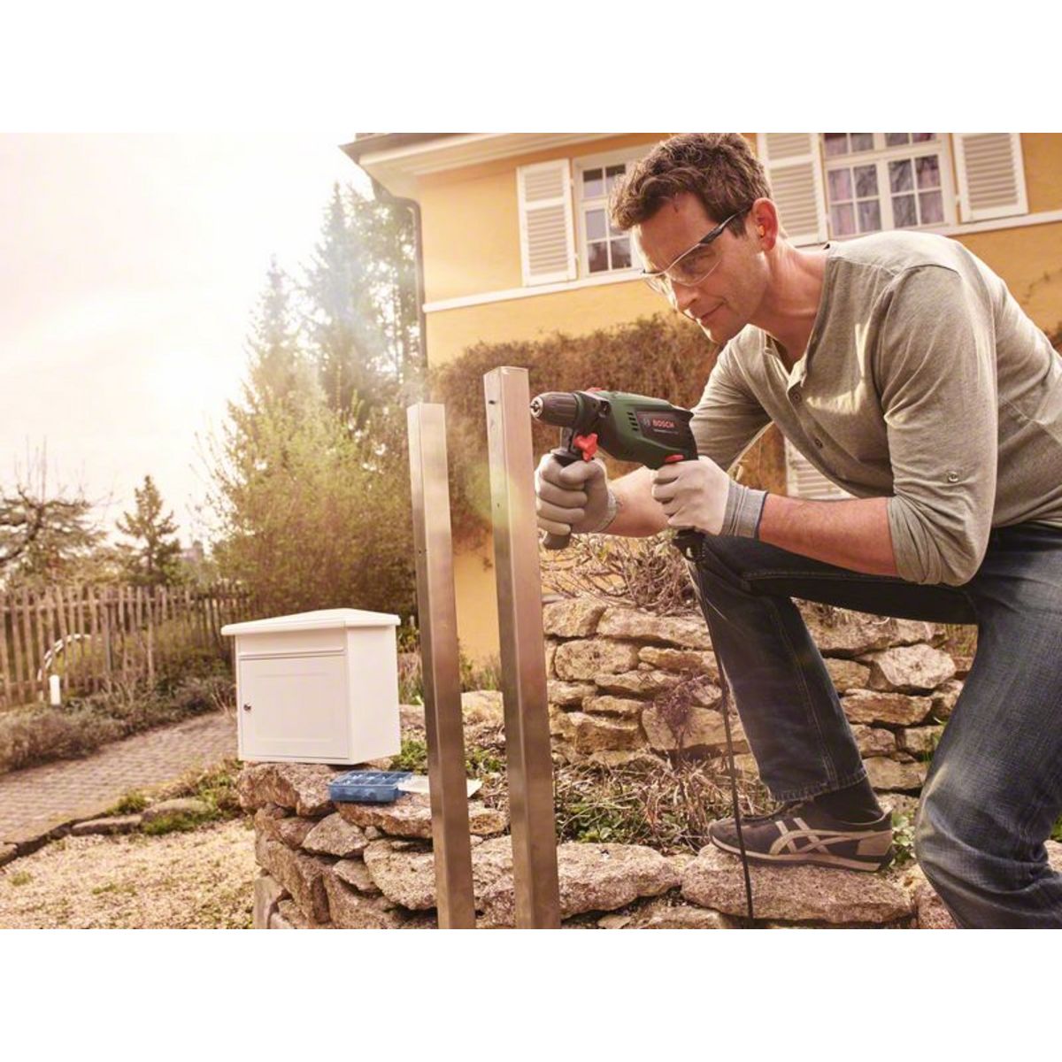 BOSCH Perceuse à percussion UniversalImpact 700 W