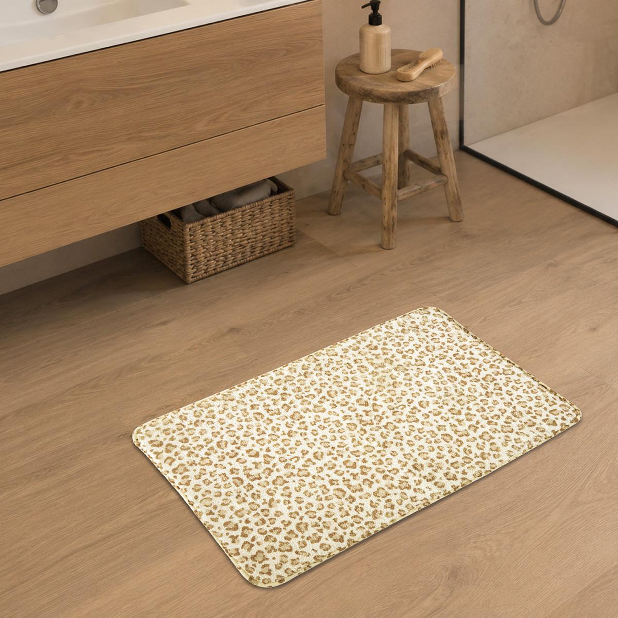Voir la diapositive 2 : GUY LEVASSEUR Tapis de bain léopard antidérapant