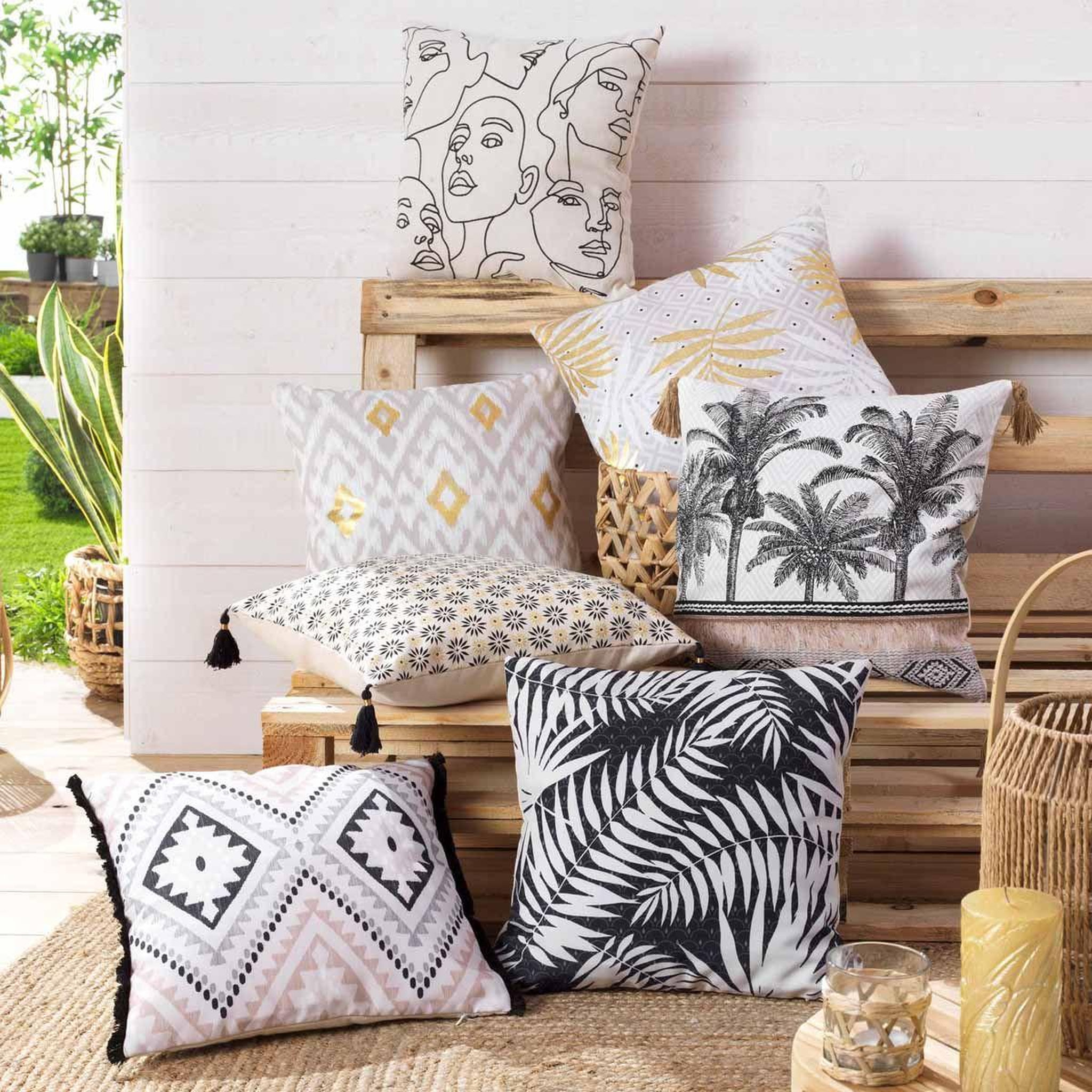 Voir la diapositive 4 : Douceur d'Intérieur Housse de coussin déco  millefeuilles  40x40cm noir