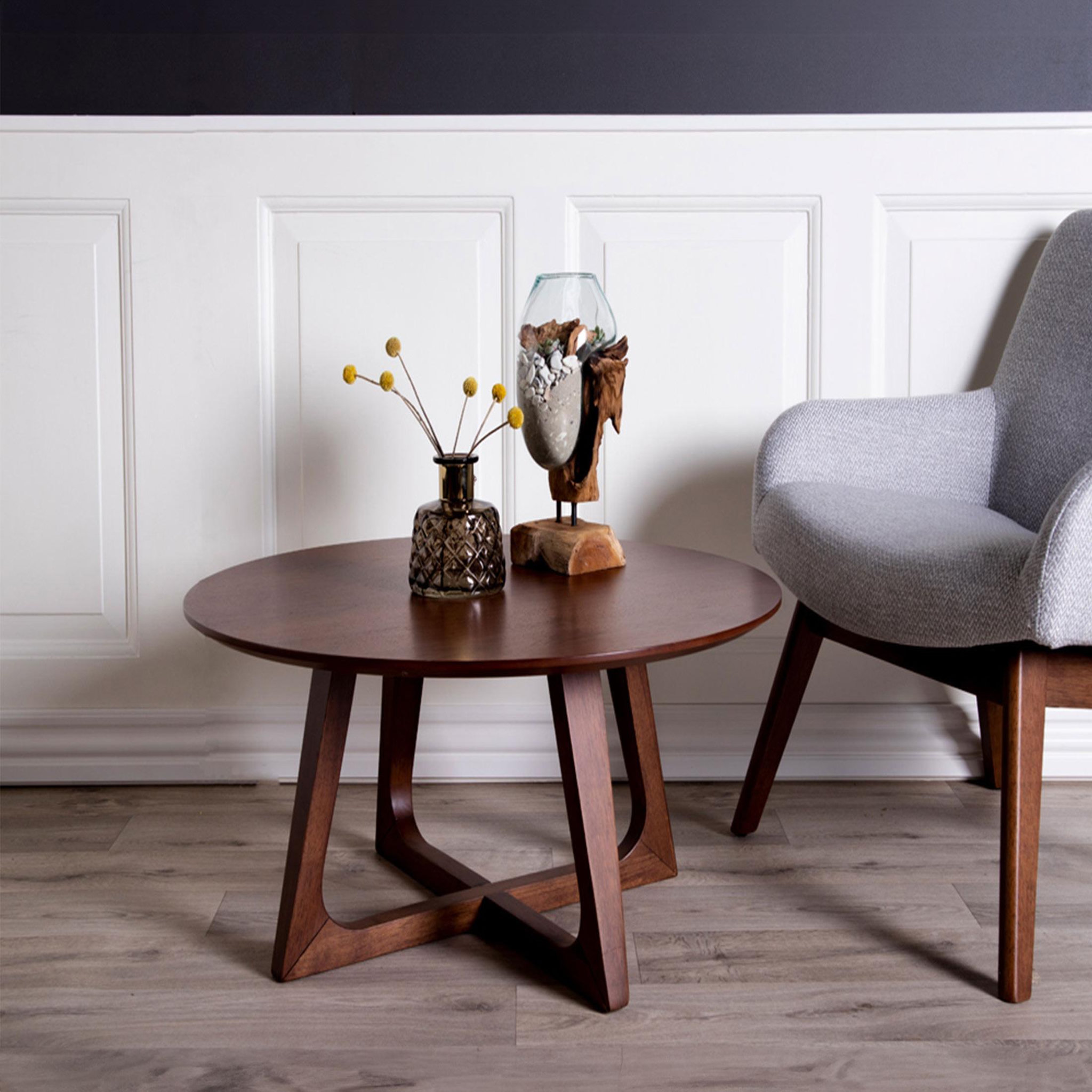 LISA DESIGN Solin - table basse ronde - bois plaquage noyer - 75 cm. Coloris disponibles : Marron