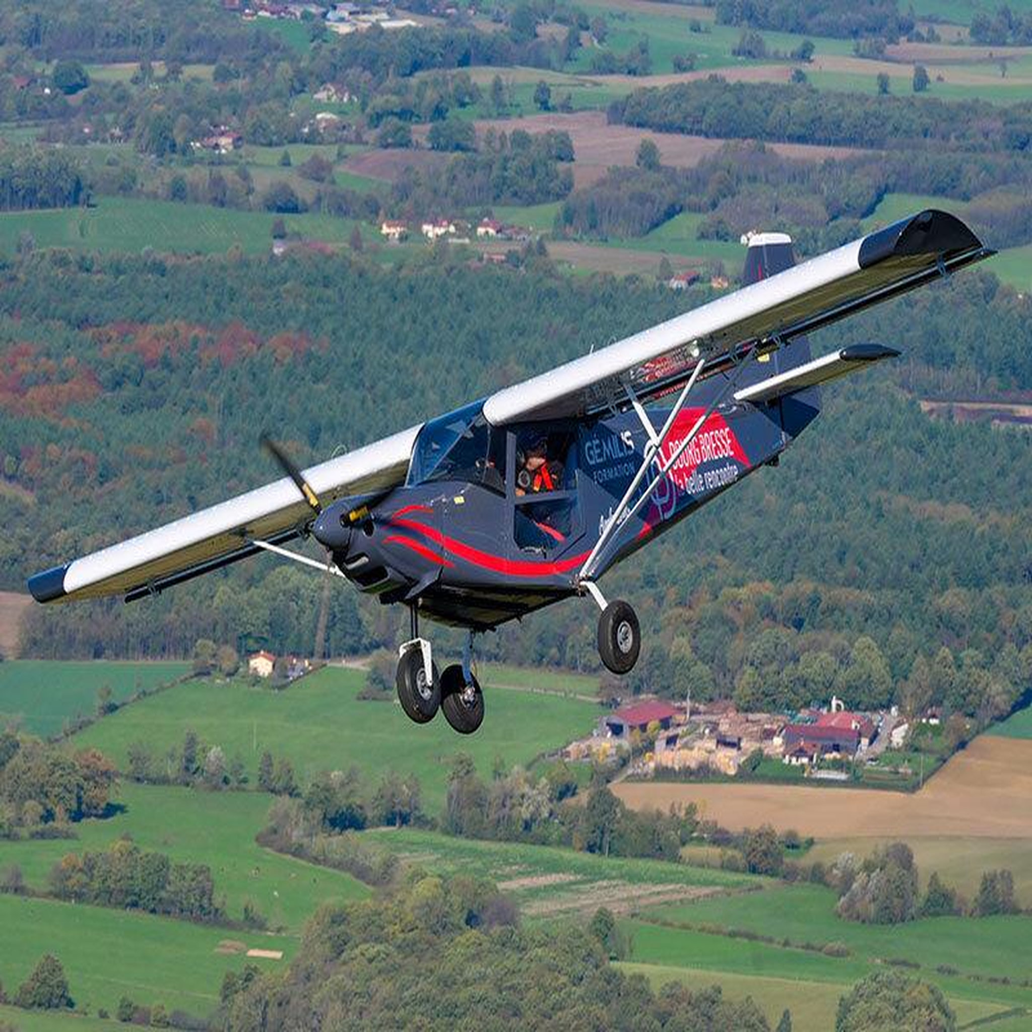 Voir la diapositive 2 : Smartbox Vol en ulm multiaxes de 40 min à bourg-en-bresse - coffret cadeau sport & aventure