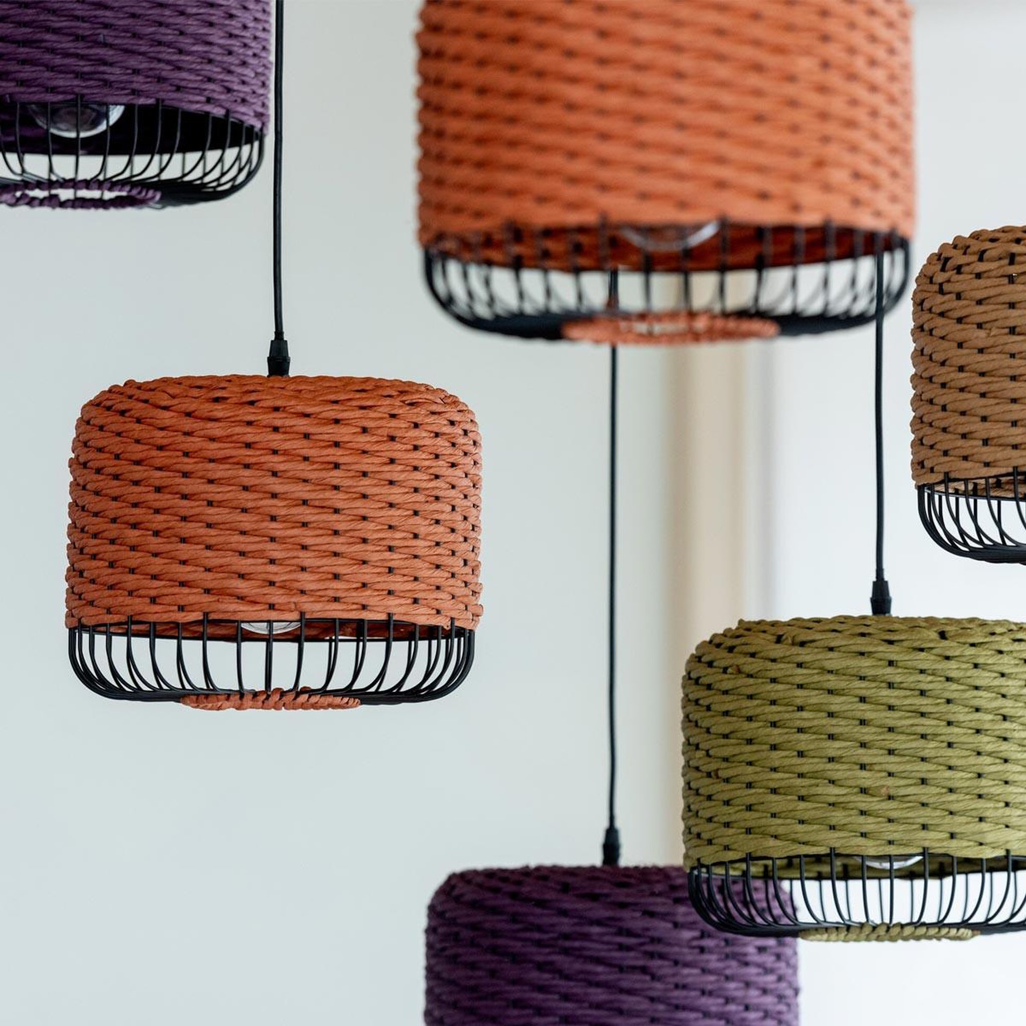 Voir la diapositive 4 : J-LINE Lampe suspension en métal  eldon  27cm orange