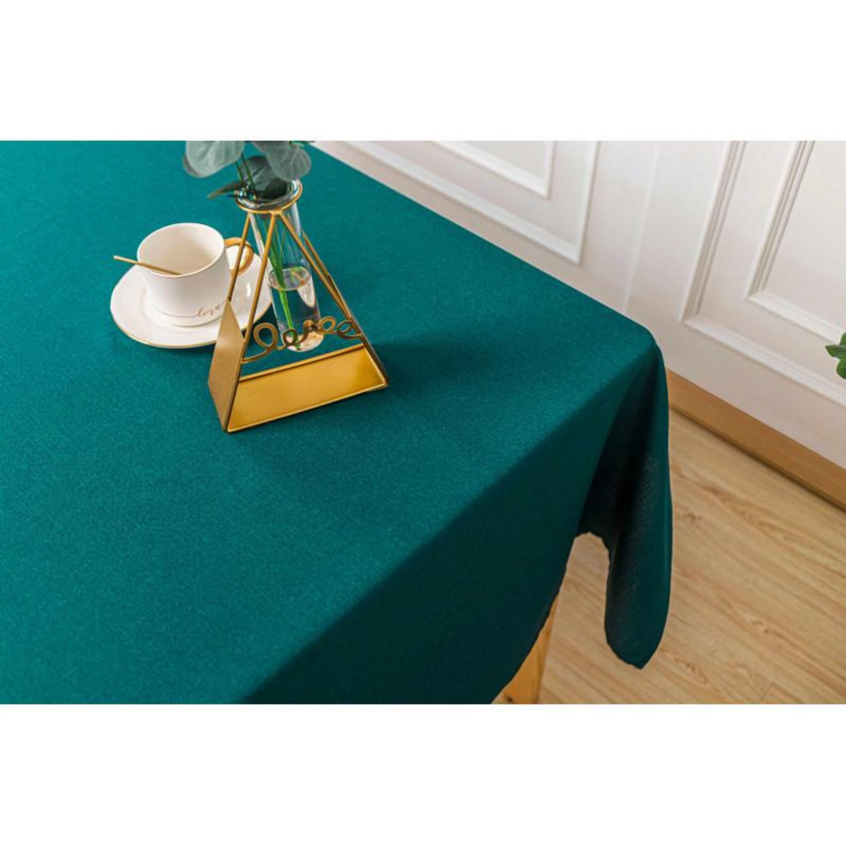 UNIVERS DECOR Nappe antitache unie Bleu Paon rectangulaire 145 x 240 cm