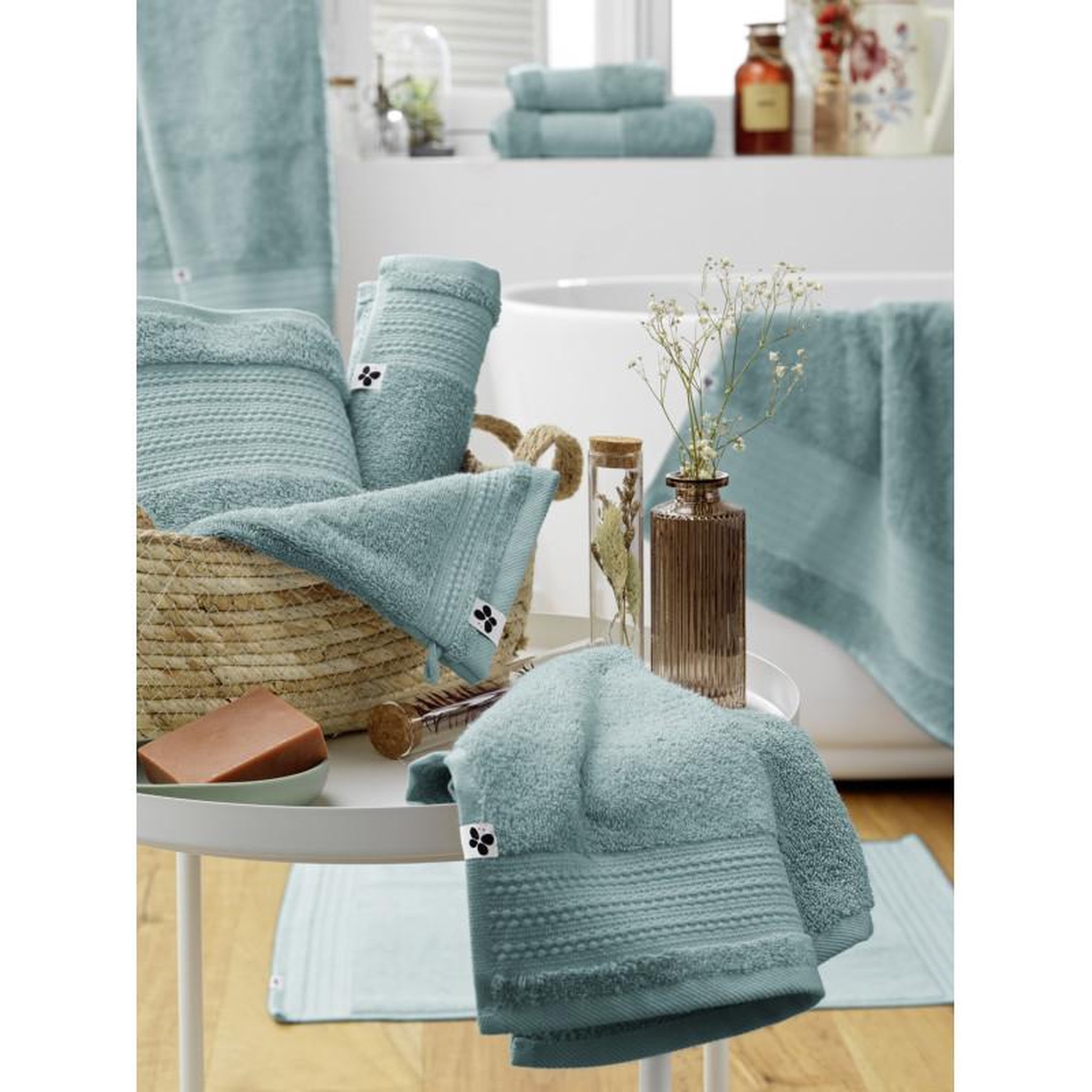 Voir la diapositive 4 : L EFFET PAPILLON Lot de 2 gants de toilette  Garance  15 x 21 cm / 100% Coton Bio / 600 gr/m² l'Effet Papillon -  - Lot de 2 Gants de toilette 15 x 21 cm