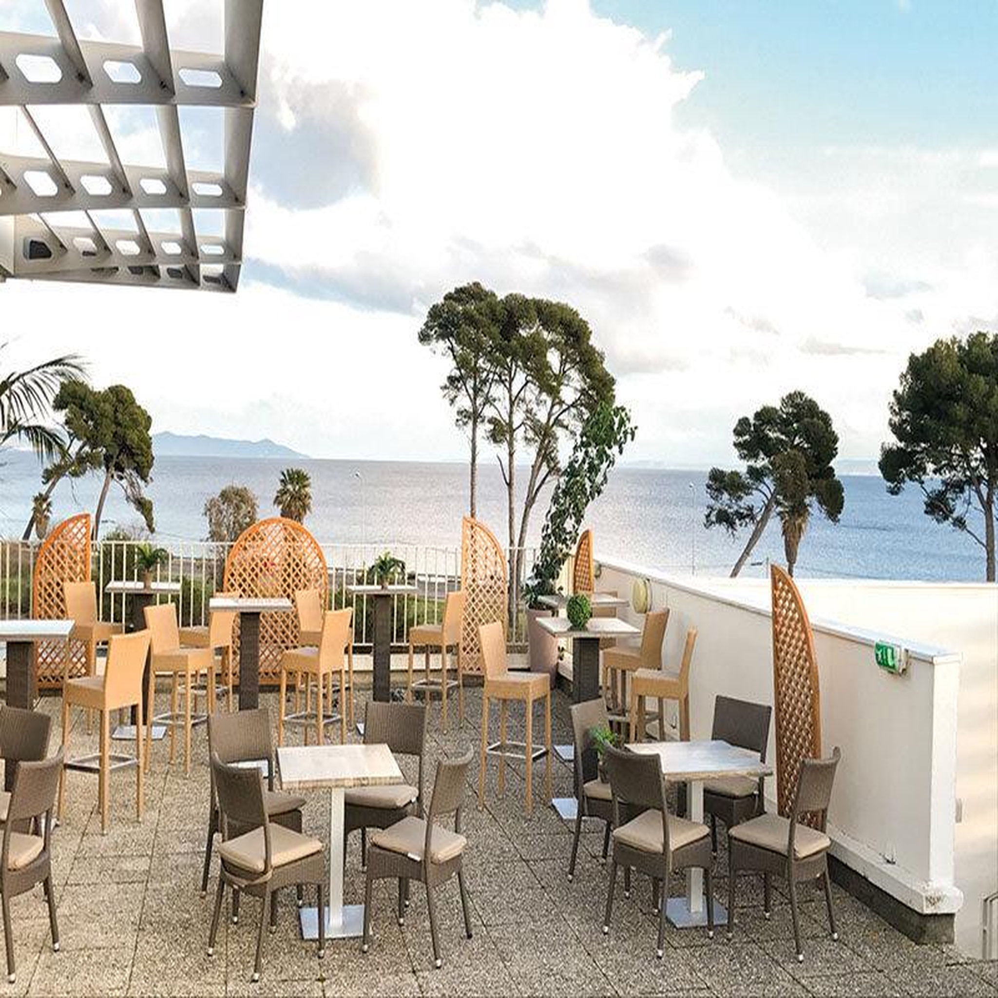 Voir la diapositive 4 : Smartbox Séjour gourmand sur la Côte d'Azur : 2 jours en hôtel 3* avec dîner à Hyères - Coffret Cadeau Séjour