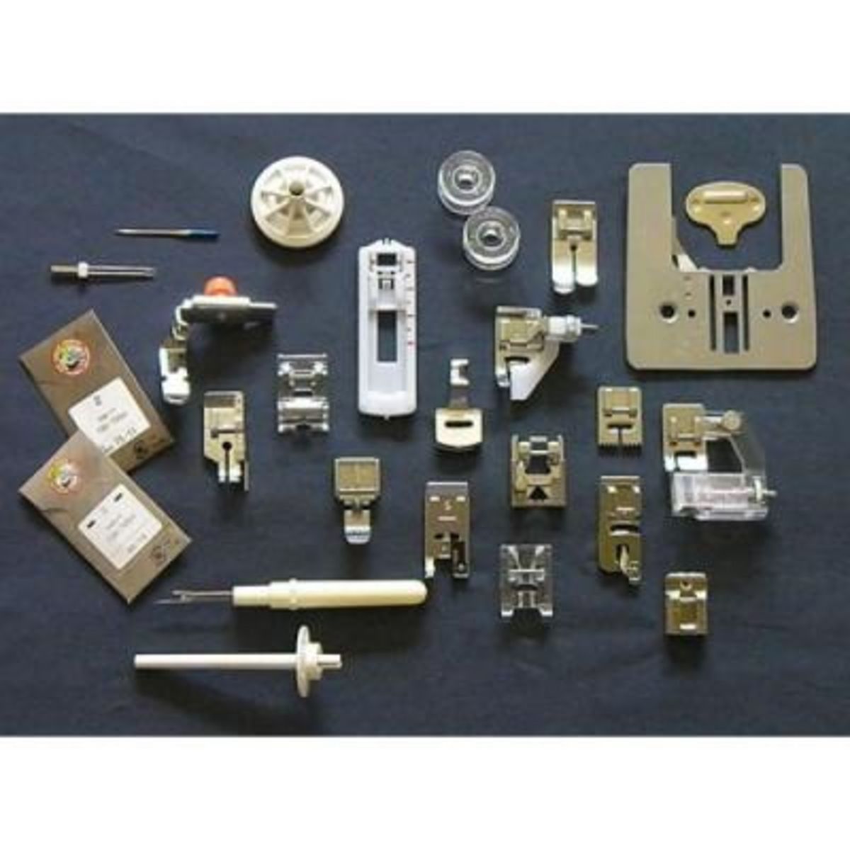 TOYOTA Machine à coudre CEV Créatif, Elegance, Vogue