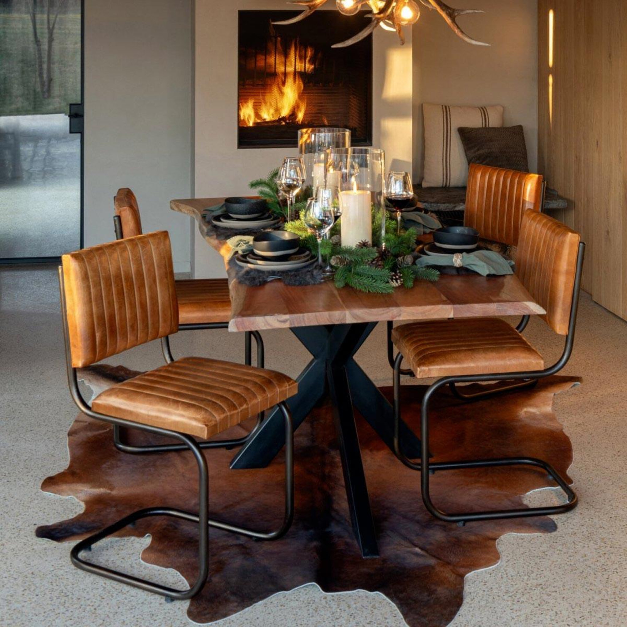 Voir la diapositive 2 : J-LINE Tapis déco  peau de vache  195x230cm marron cognac