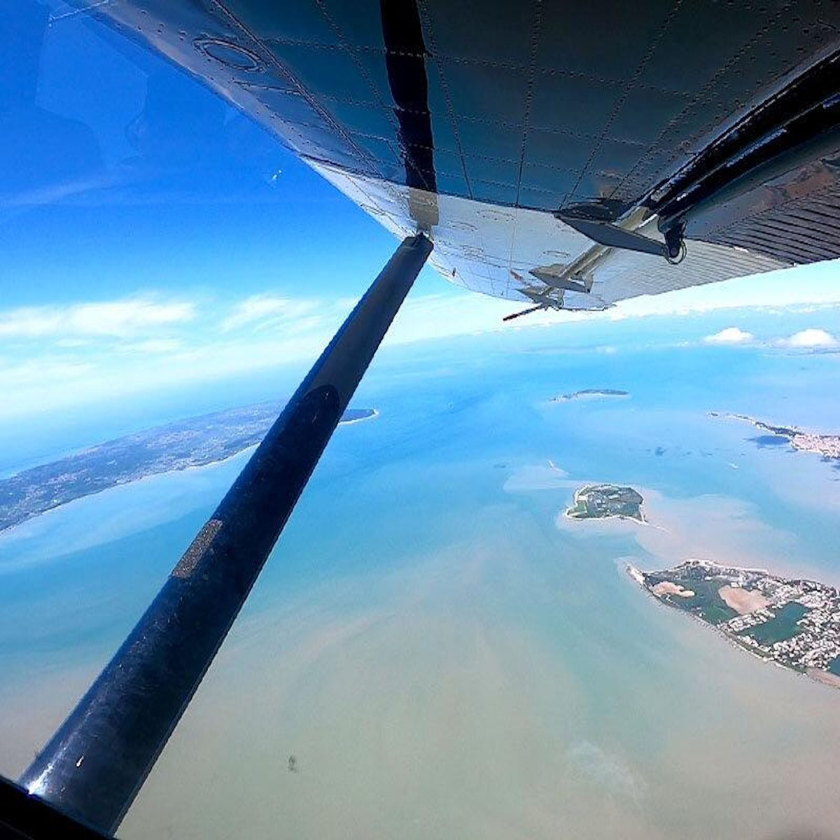 Smartbox Saut en parachute en tandem à La Rochelle en semaine - Coffret Cadeau Sport & Aventure