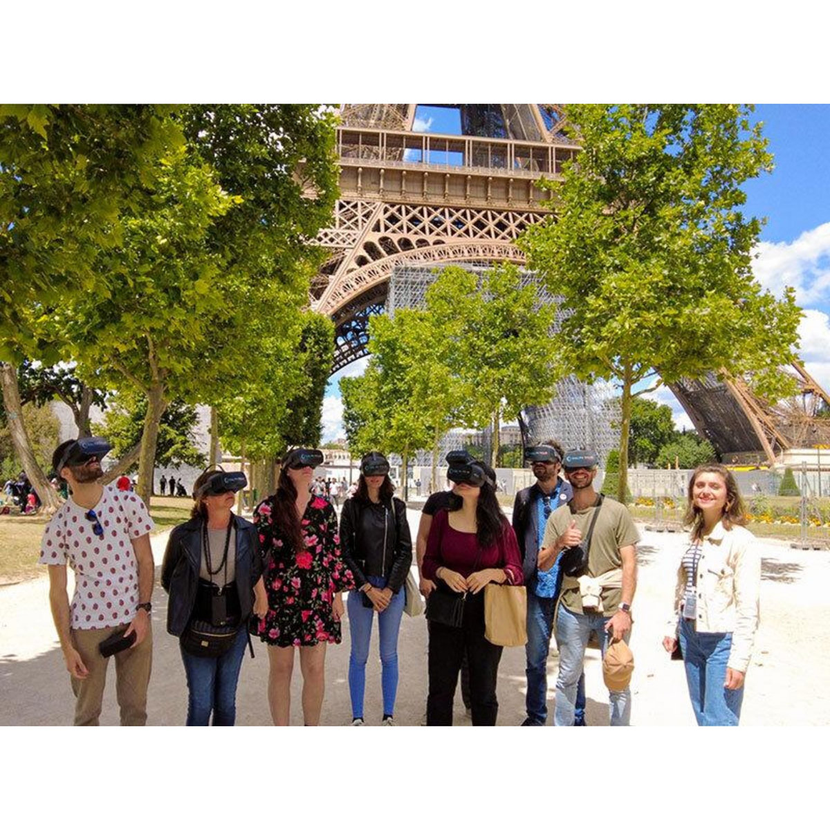 Smartbox Visite passionnante de la tour Eiffel en réalité virtuelle pour 2 personnes - Coffret Cadeau Sport & Aventure