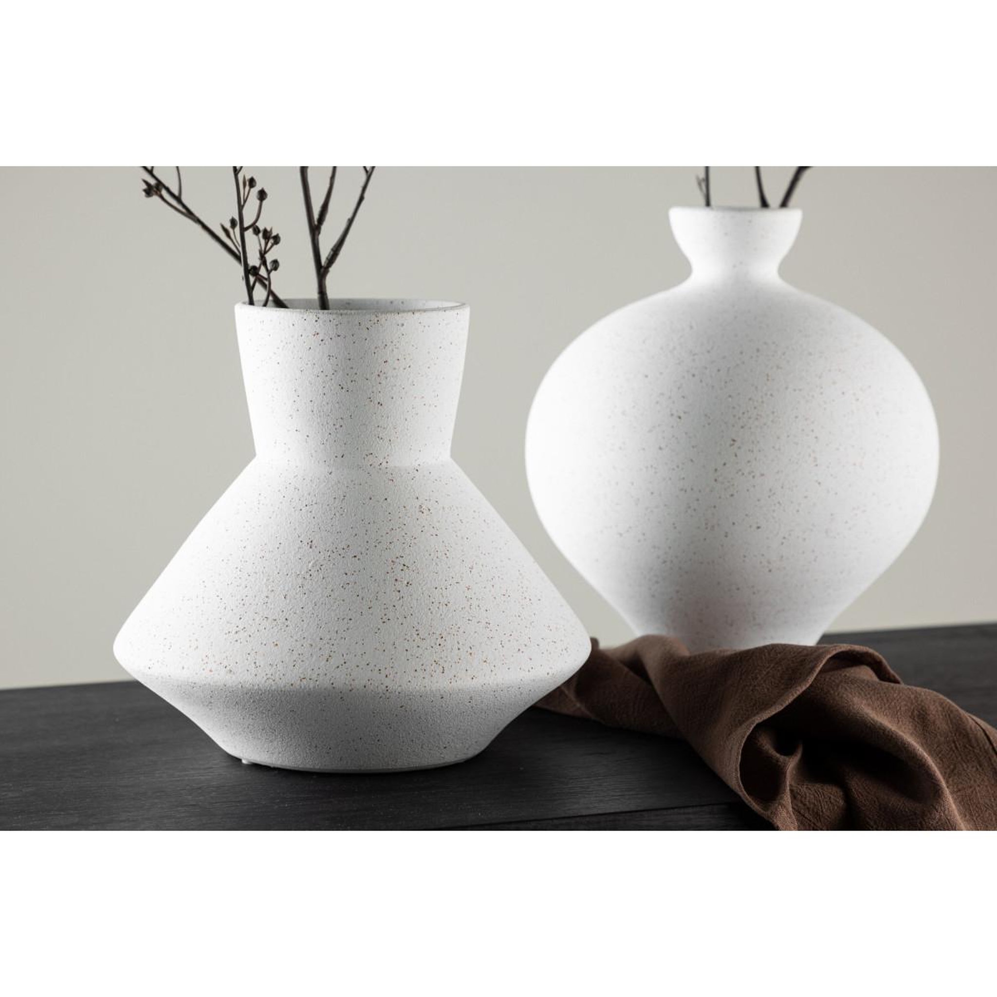 Voir la diapositive 4 : Paris Prix Vase design  rellis  22cm blanc