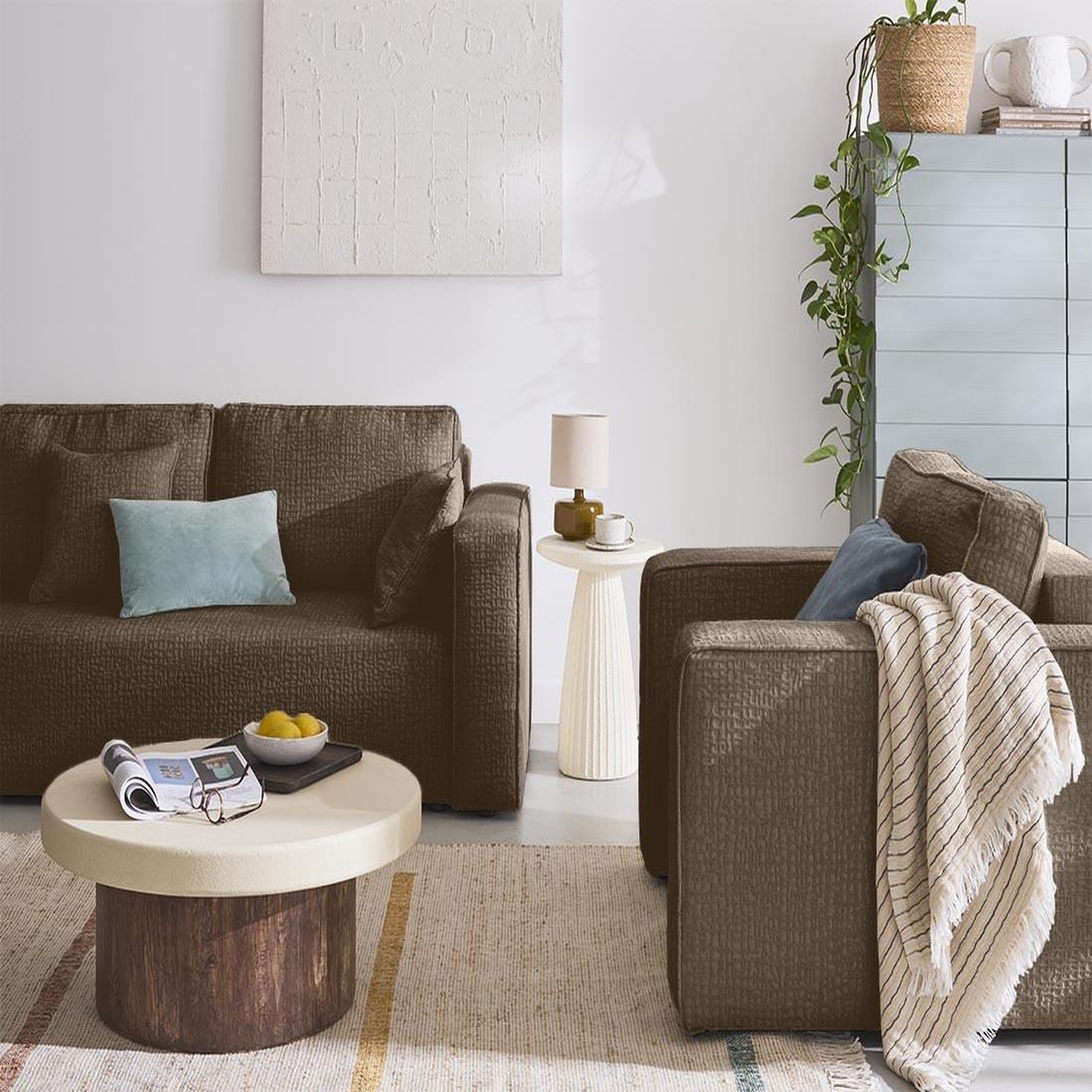 Voir la diapositive 2 : BEST MOBILIER Topaze - canapé droit 2 places - en tissu velours relief