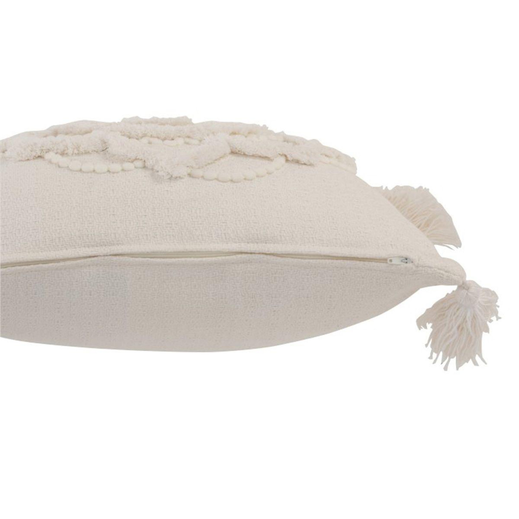 Voir la diapositive 3 : J-LINE Coussin déco pompons  bord floches  45x45cm blanc