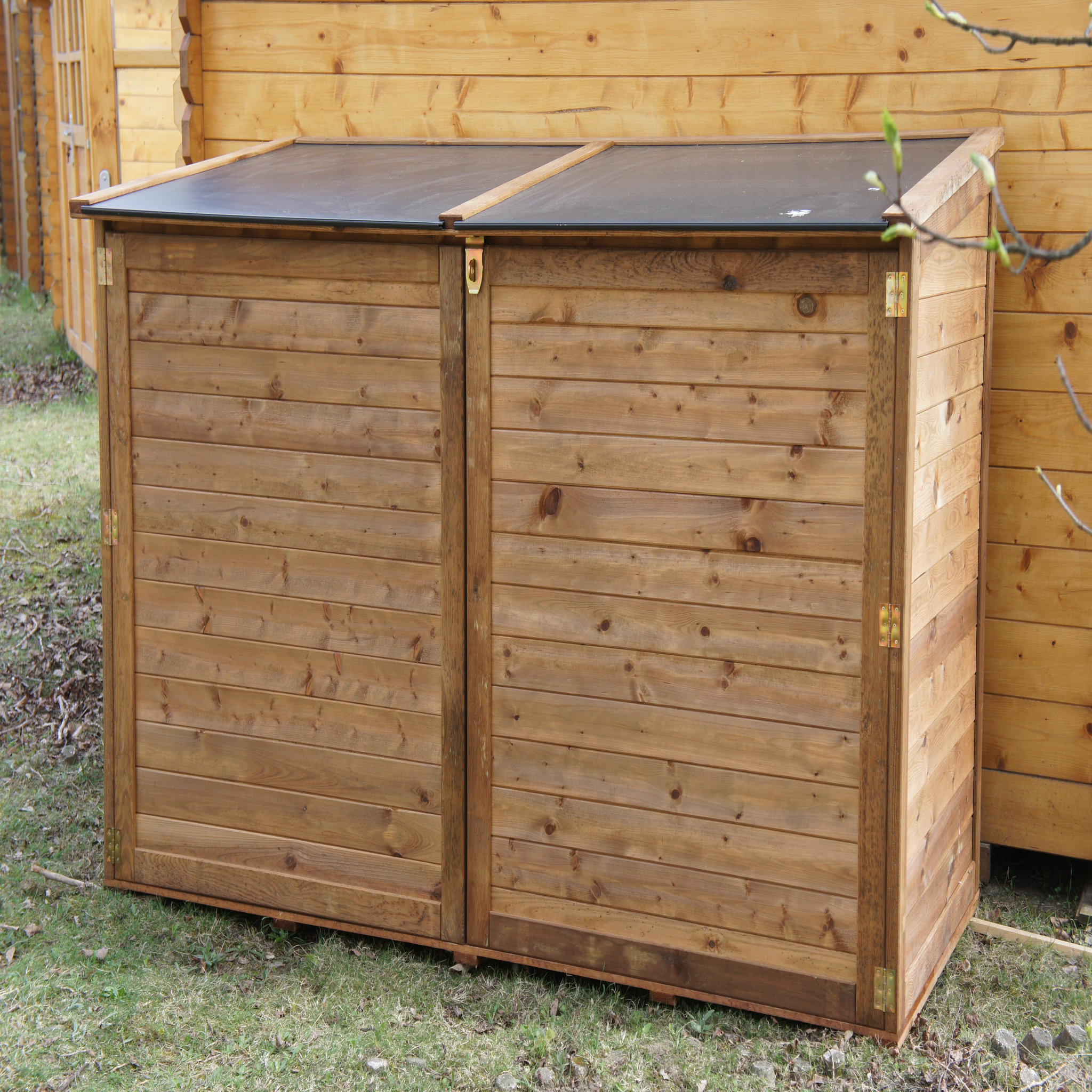 Voir la diapositive 3 : Coffre de rangement jardin bois - 2000L - TROCADERO
