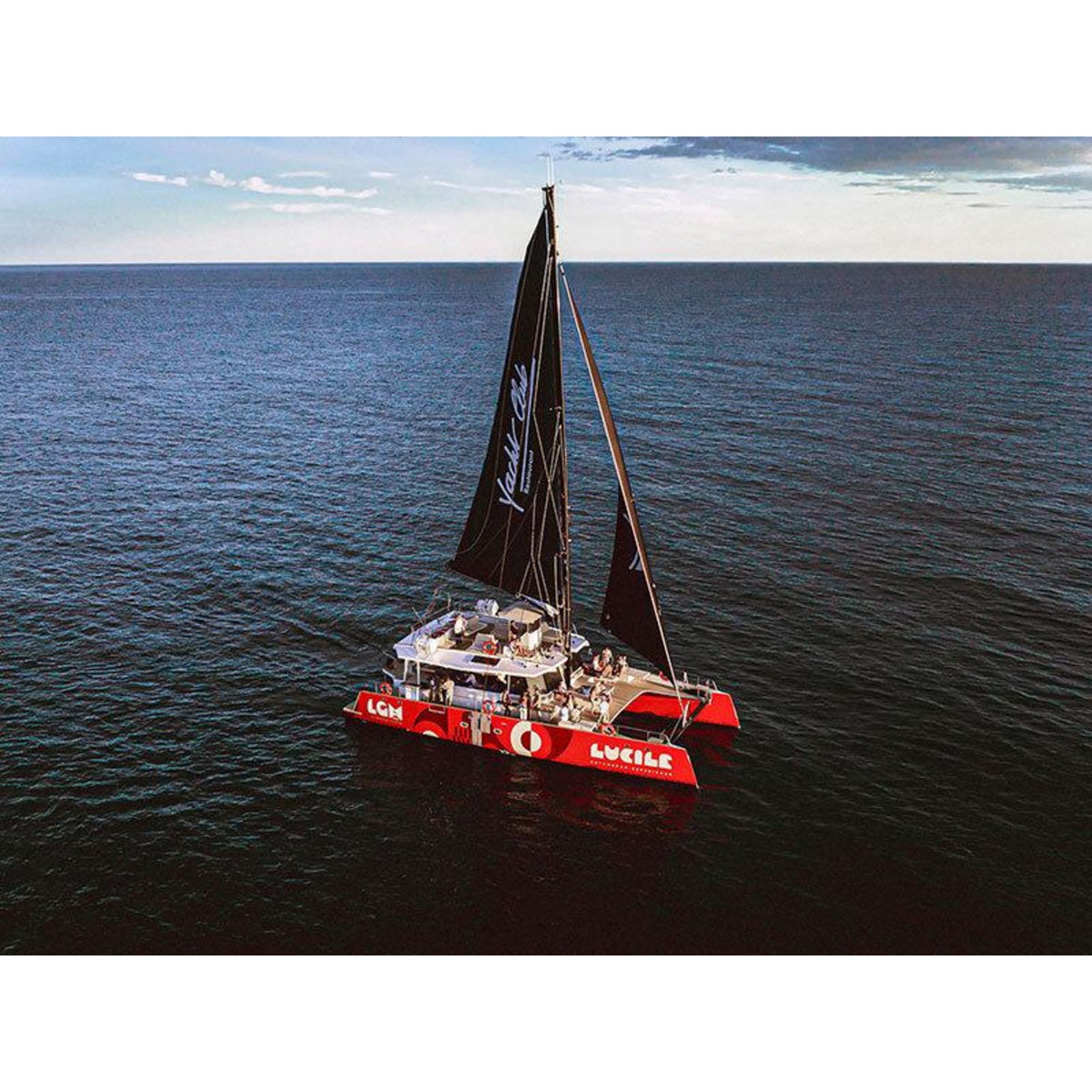 Smartbox Sortie en catamaran d'1h30 en famille près du Grau-du-Roi - Coffret Cadeau Sport & Aventure