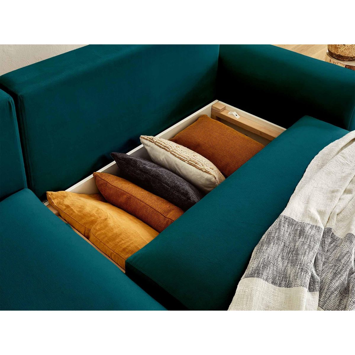 LISA DESIGN Camelia - canapé d'angle réversible - 4 places - convertible avec coffre et poches - en velours