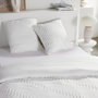 Voir la diapositive 2 : Today Parure de lit - TODAY - Essential - 2 personnes - 220 x 240 cm - Effet tufté vague blanc