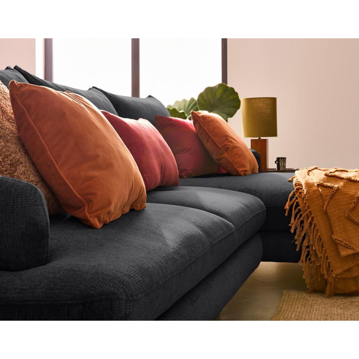 LISA DESIGN Ninon - canapé d'angle droit 4 places convertible avec coffre en tissu texturé