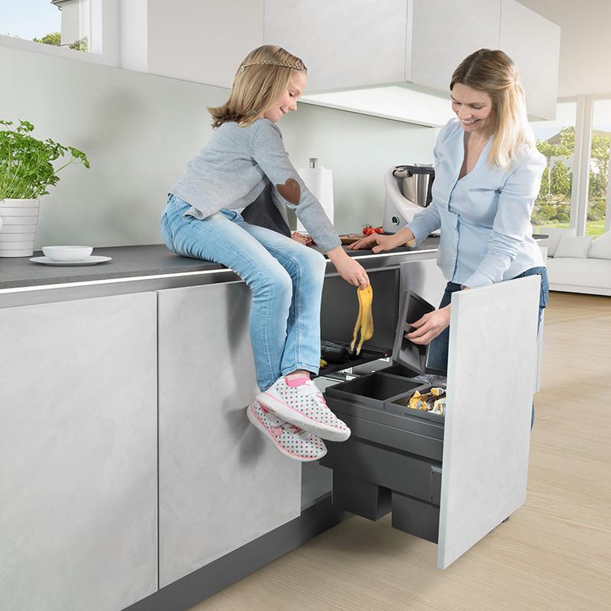 Voir la diapositive 4 : HAILO Poubelle de cuisine tri sélectif 3 bacs encastrable 44l (18+13+13) hailo cargo synchro
